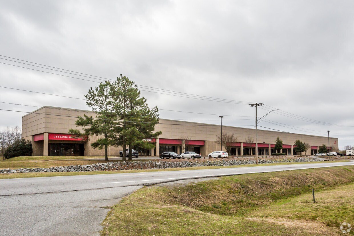 North Hills Blvd Building