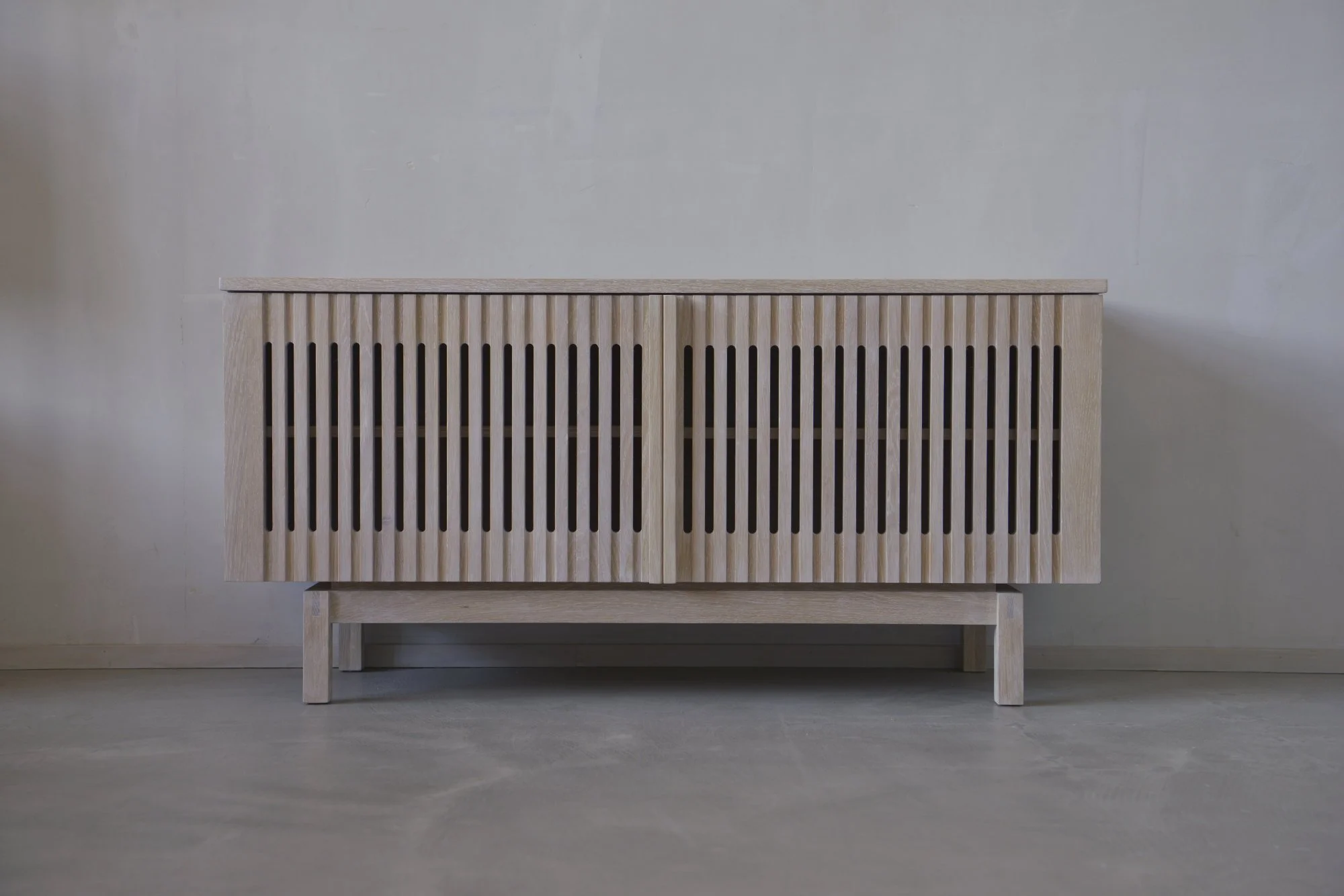 MV15-cabinet-oak-whitewash1.jpg