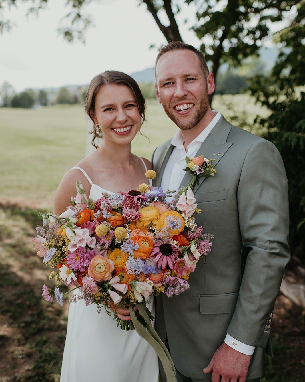 This wedding was a favorite of mine from 2023.  Partly because Hanna was a high school friend of mine (absolutely SO sweet, intelligent, and hilarious), partly because they got married on her family's gorgeous family property, and partly because of t