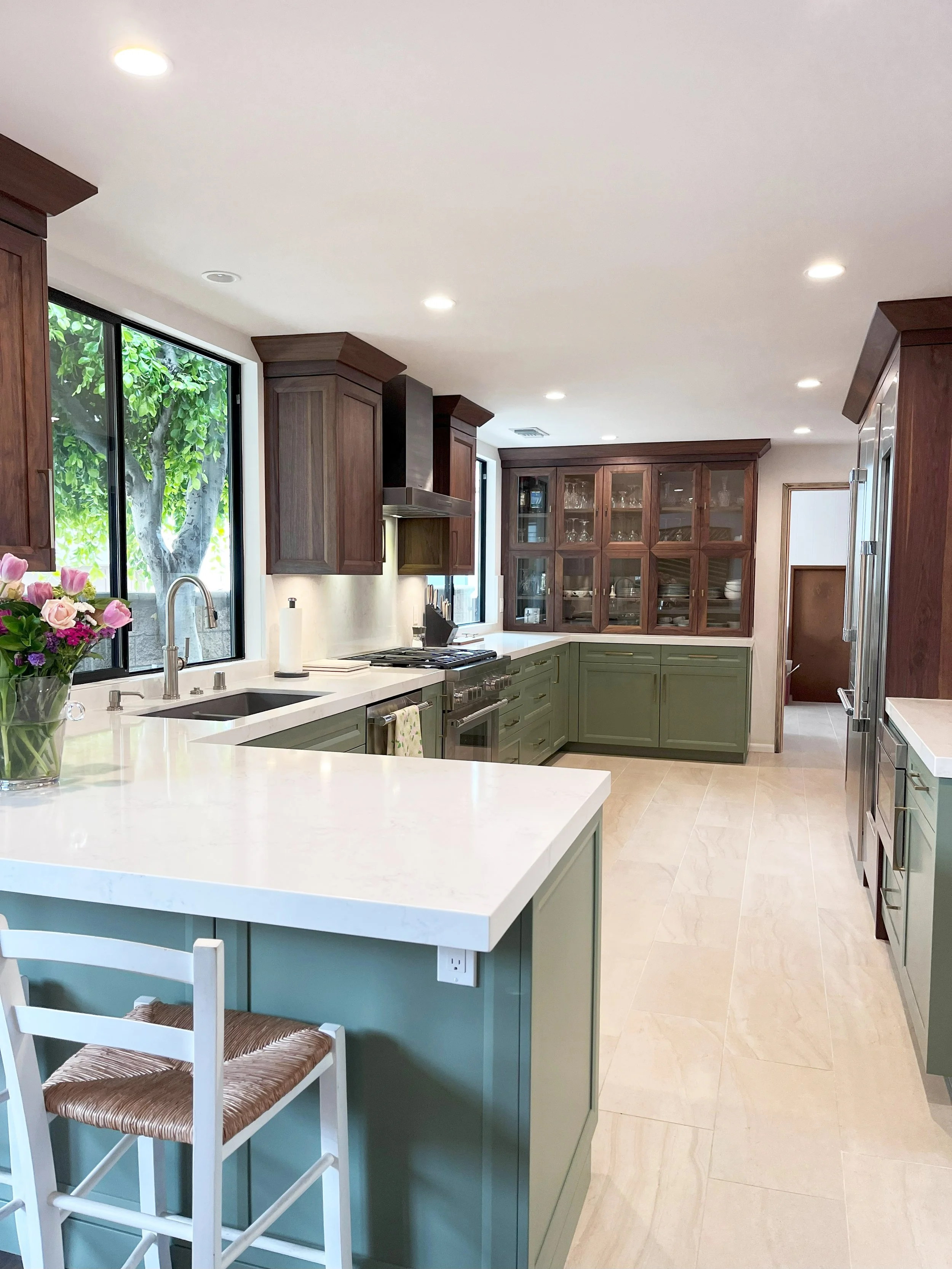 Kitchen by Kitchen Cabinets & Co.