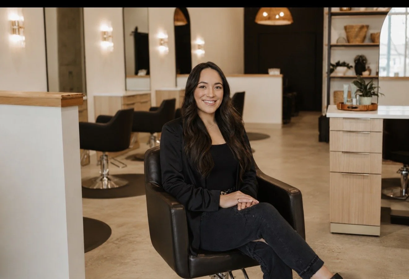 Image of Kirsten, a stylist at salon seven