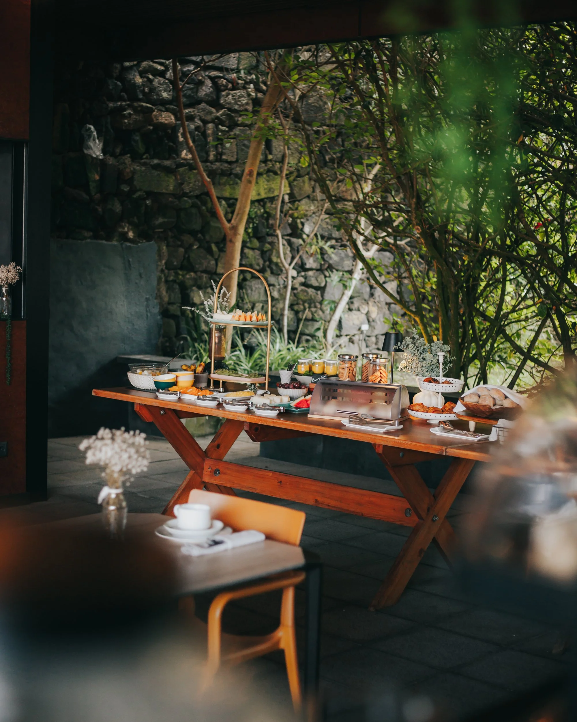 volcanic-charming-house-brunch-by-the-pool_202609_29.jpg