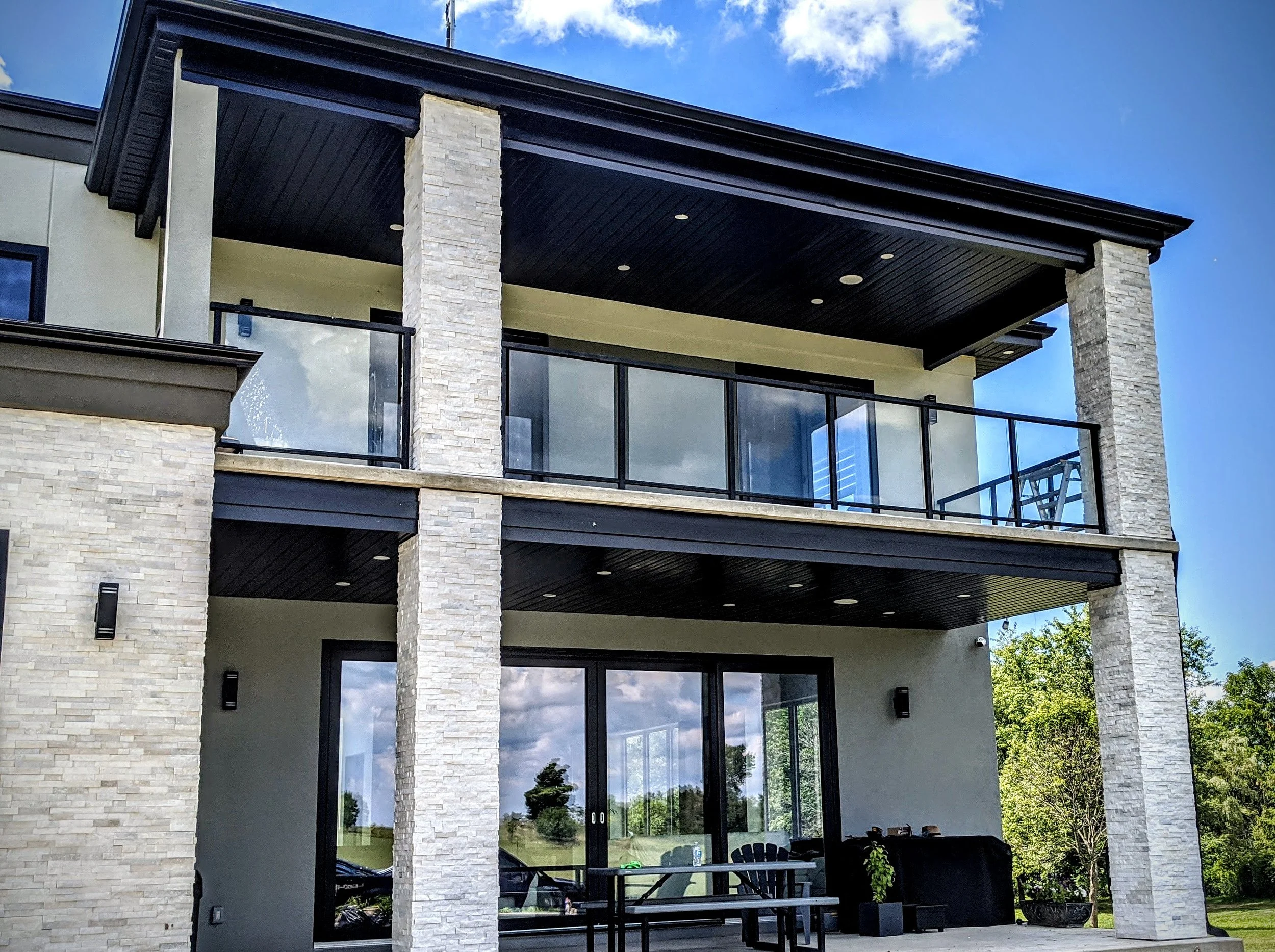 London Ontario Masonry and Natural Stone Contractor Creating Outdoor