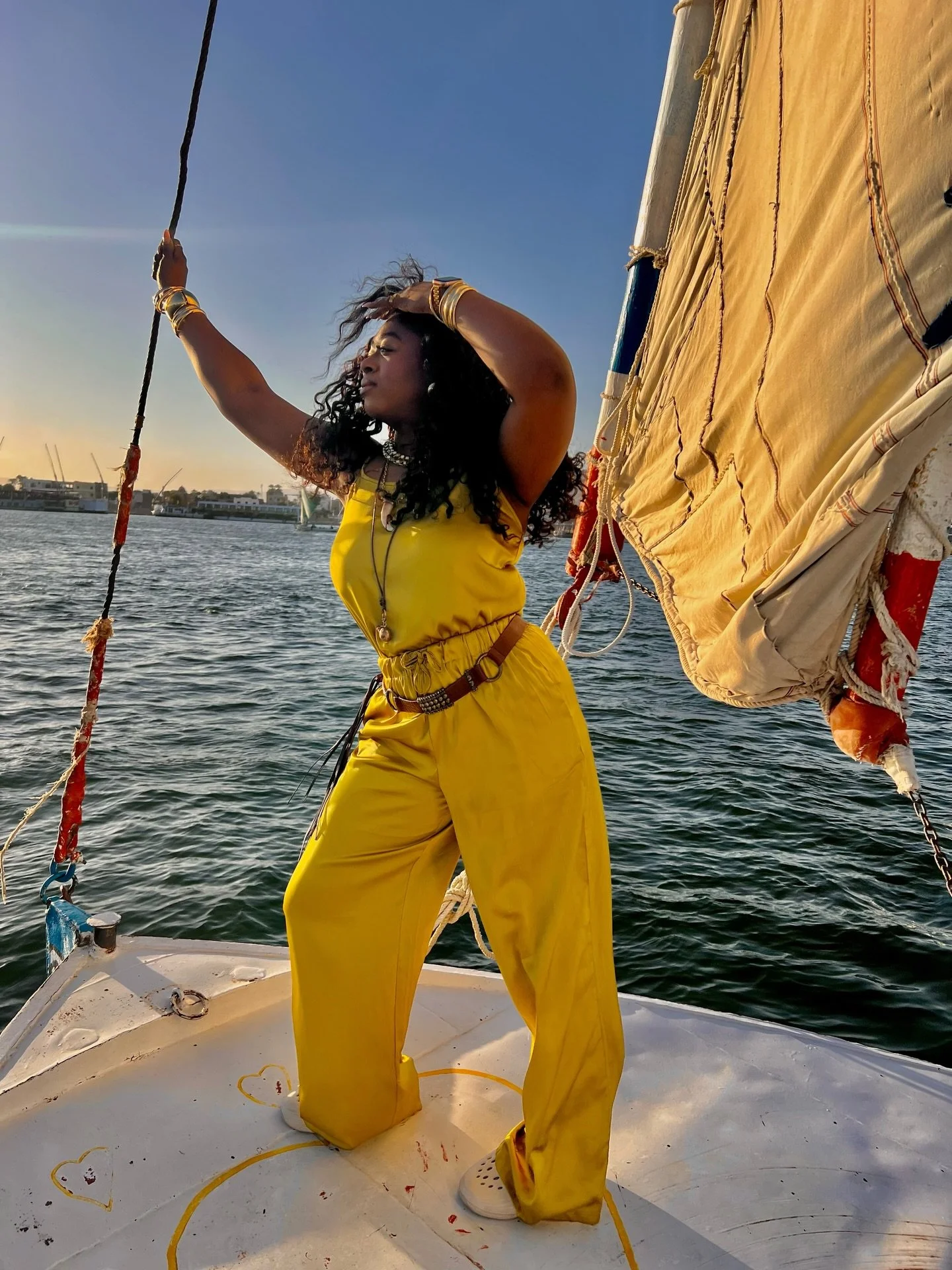 Just a girl, her camera, and 4,500 years of flex.🇪🇬🐪🌍📸