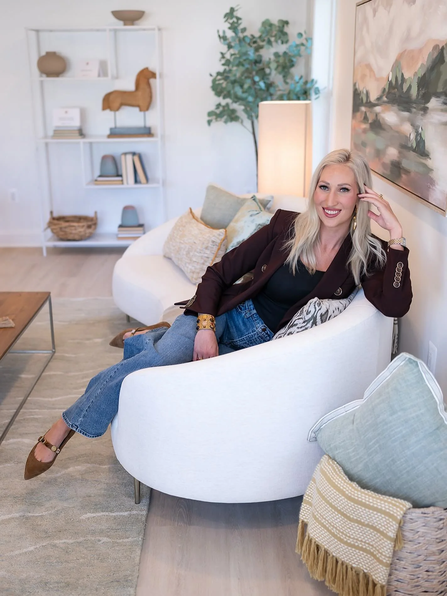 From growing up here to helping you plant roots here 🧡 Forever proud to be a part of the stories that start right here at home 🤗

📸 @jamiesuteraphotography 

#realtor #novarealestate #novarealtor #arlingtonrealestate #arlingtonrealtor #mcleanreale