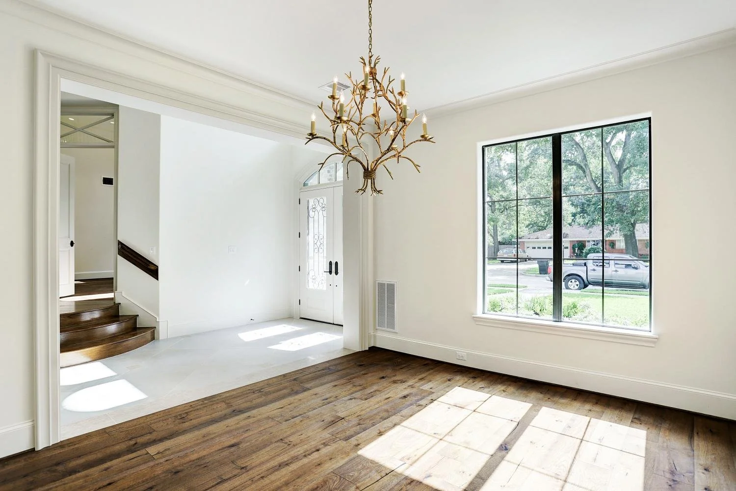 Lynnview 1615 IMG 05_1.jpg