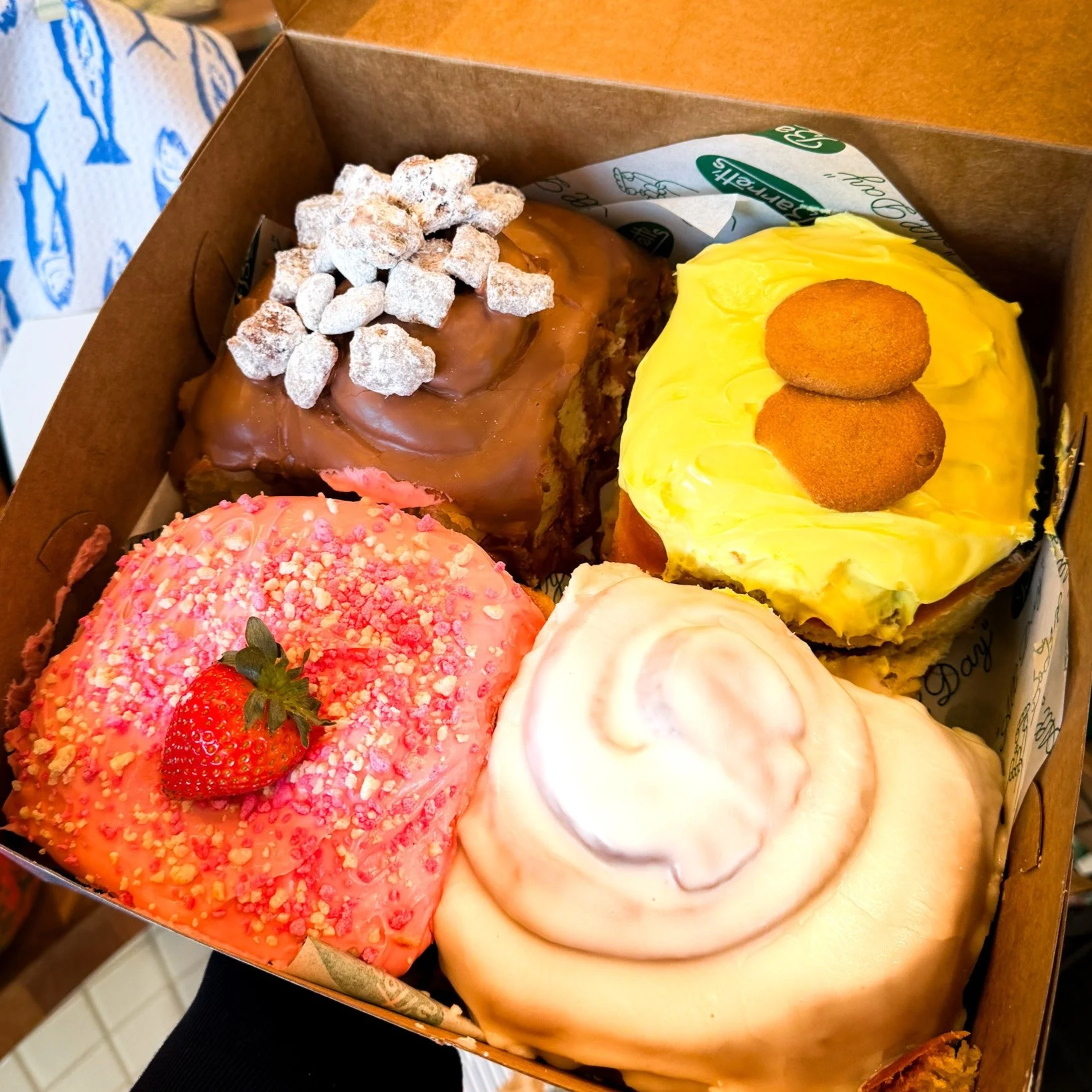 11 Days until Cinnamon Roll Day! Flavors only available Oct. 16.

Pre-Order your 4-Pack today! Link in Bio.

-Puppy Chow
-Banana Pudding
-Strawberry Shortcake
-Classic

#BarrettsQualityEats #Coralville #NorthLiberty #IowaCityEats #IowaCityRestaurants