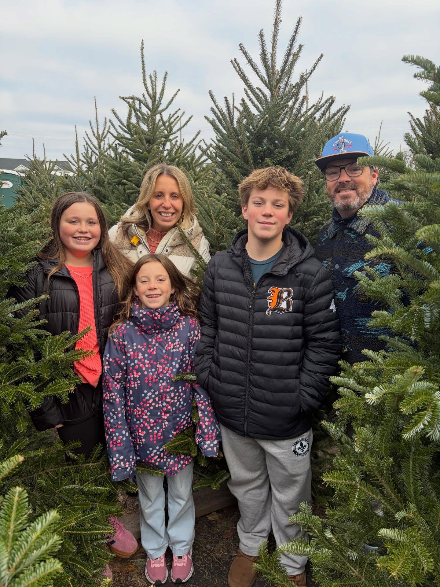 Annual #treegettinday for #norkpartyof5. Mom wins out again this year for keeping the live tree tradition alive! @shadybrookfarm had a great selection as always.