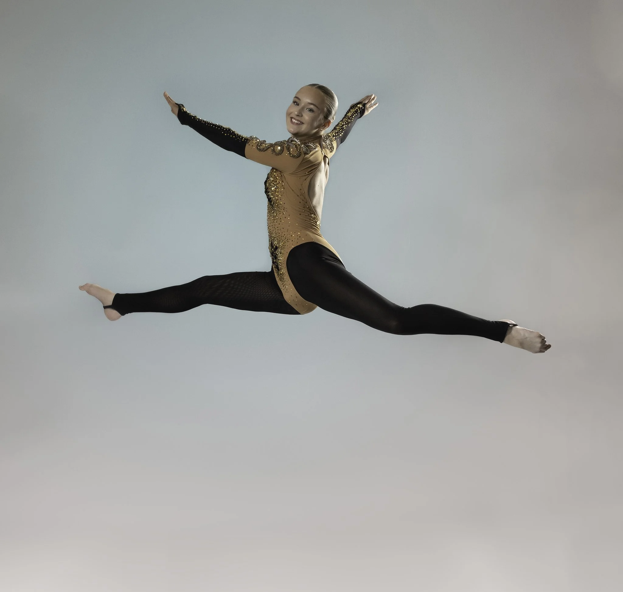 Linnea_2904 2023 _PRINT__TNI2639-02 copy.jpg