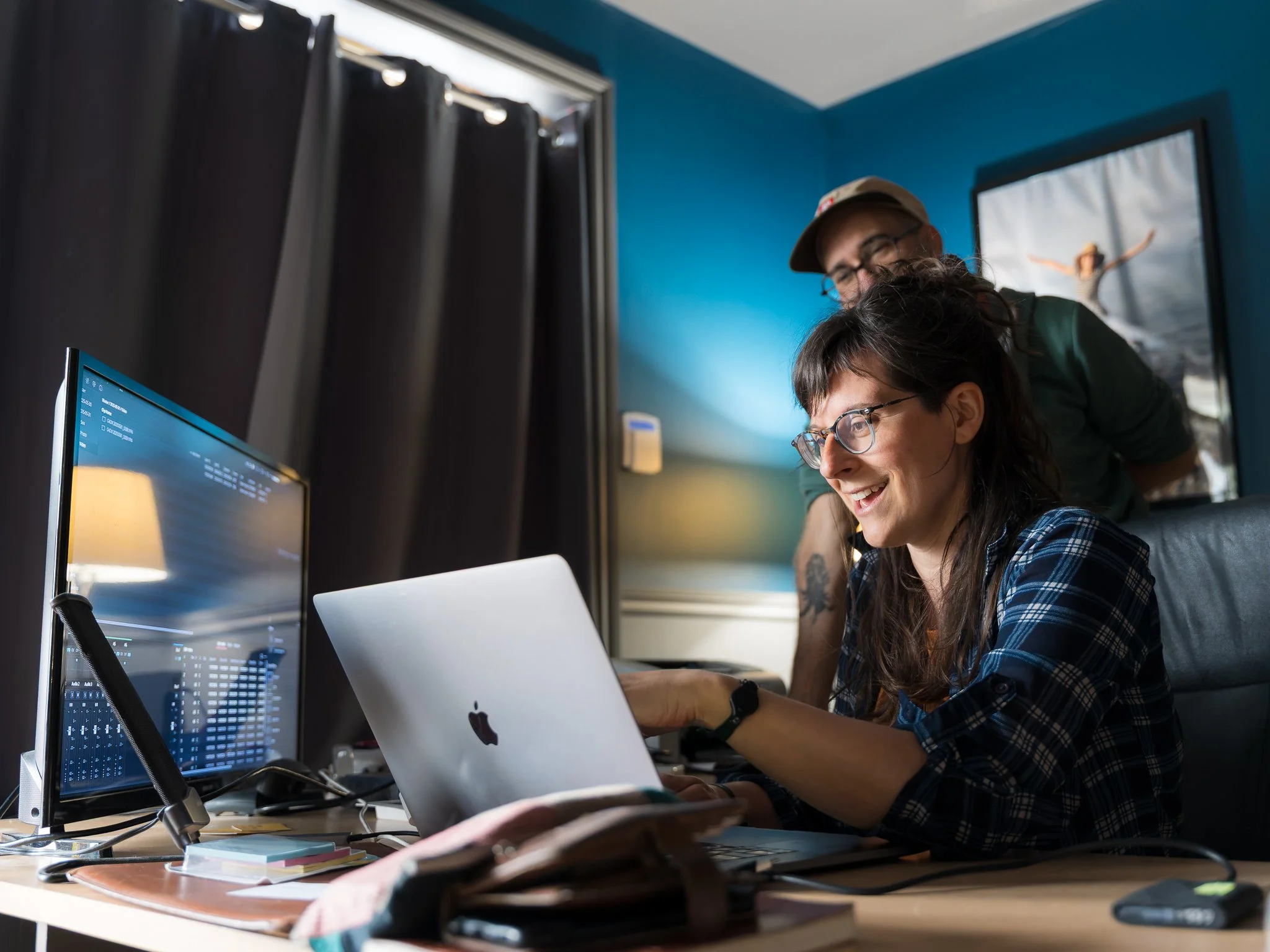 Stéphanie Lessard-Bérubé, Robin Servant, Marc Lepage, Corps à corps musicaux, Tournage, photo de plateau, portrait de groupe, portrait de l'équipe de tournage, Incontournable production, studio, traitement sur l'ordinateur