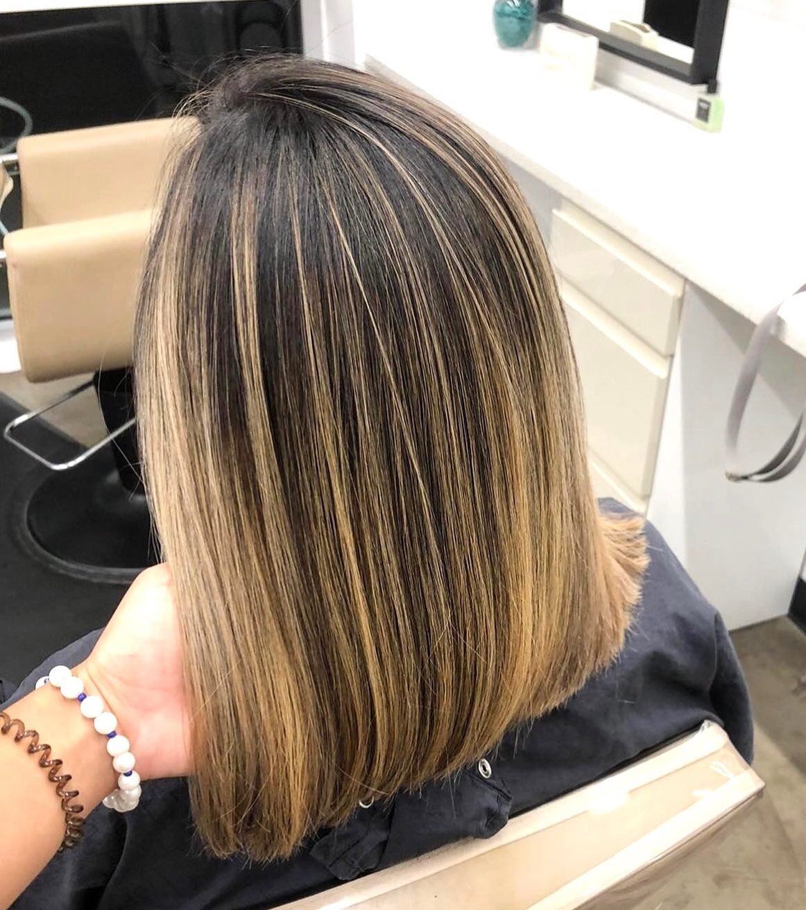 High contrast between colors. #balayage #haircolor #colour #dfwhair #dfwhairstylist #dallashair #dfwhairsalon #dfwhairscene #dallashairstylists #haircut