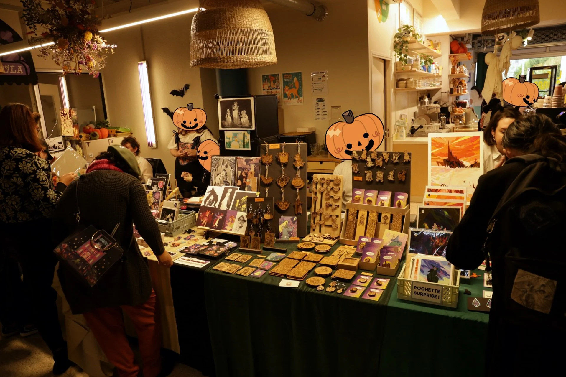 Stands Interaction Public 7.jpg