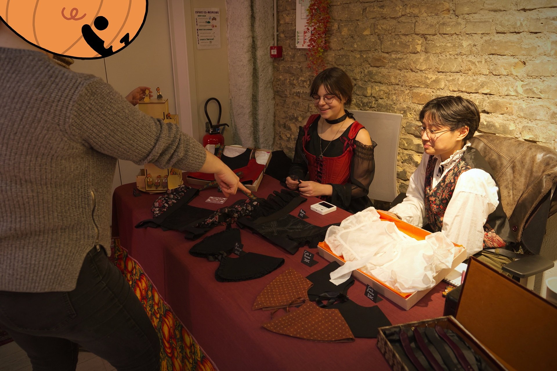 Stands Interaction Public 9.jpg