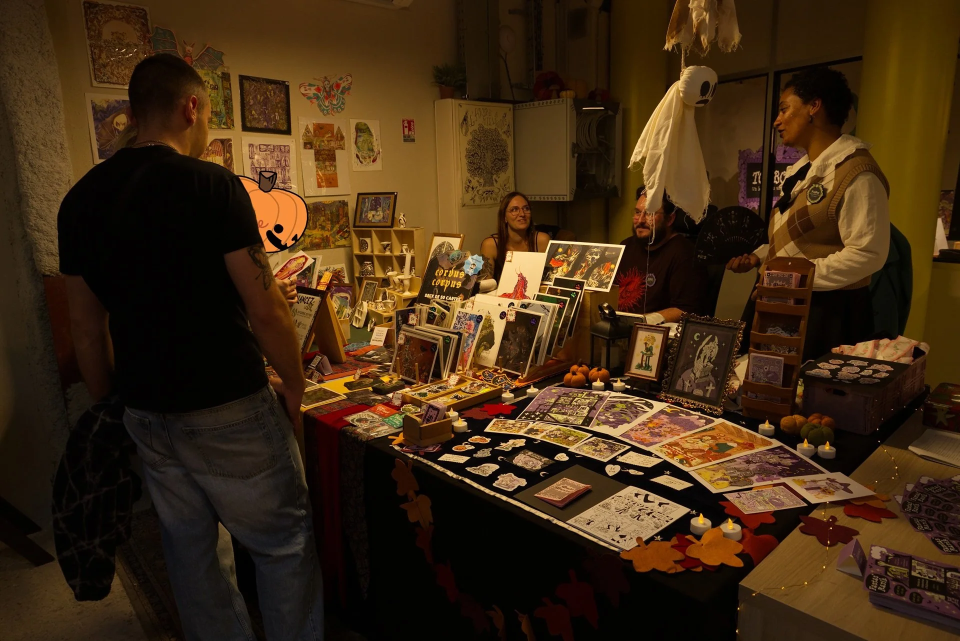 Stands Interaction Public 4.jpg