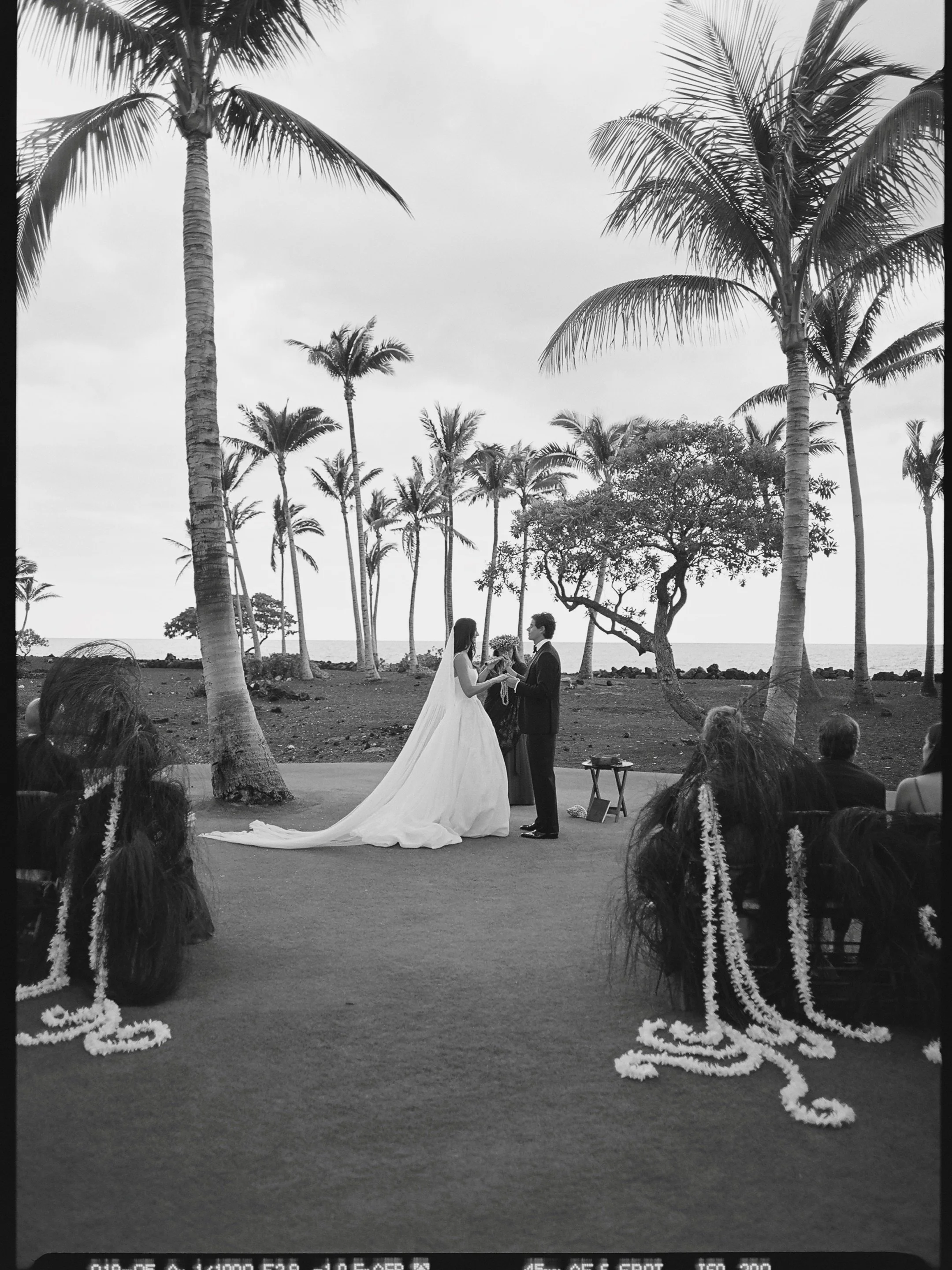 An effortless, and intimate celebration in Kona, where every detail felt inspired by the island itself.

planner @bashplease 
photographer @kristinpiteophoto 
floral @renkofloral
venue @konavillagerosewood 
hmua @makeupbyshadi 
cake @nadine.loraine 
