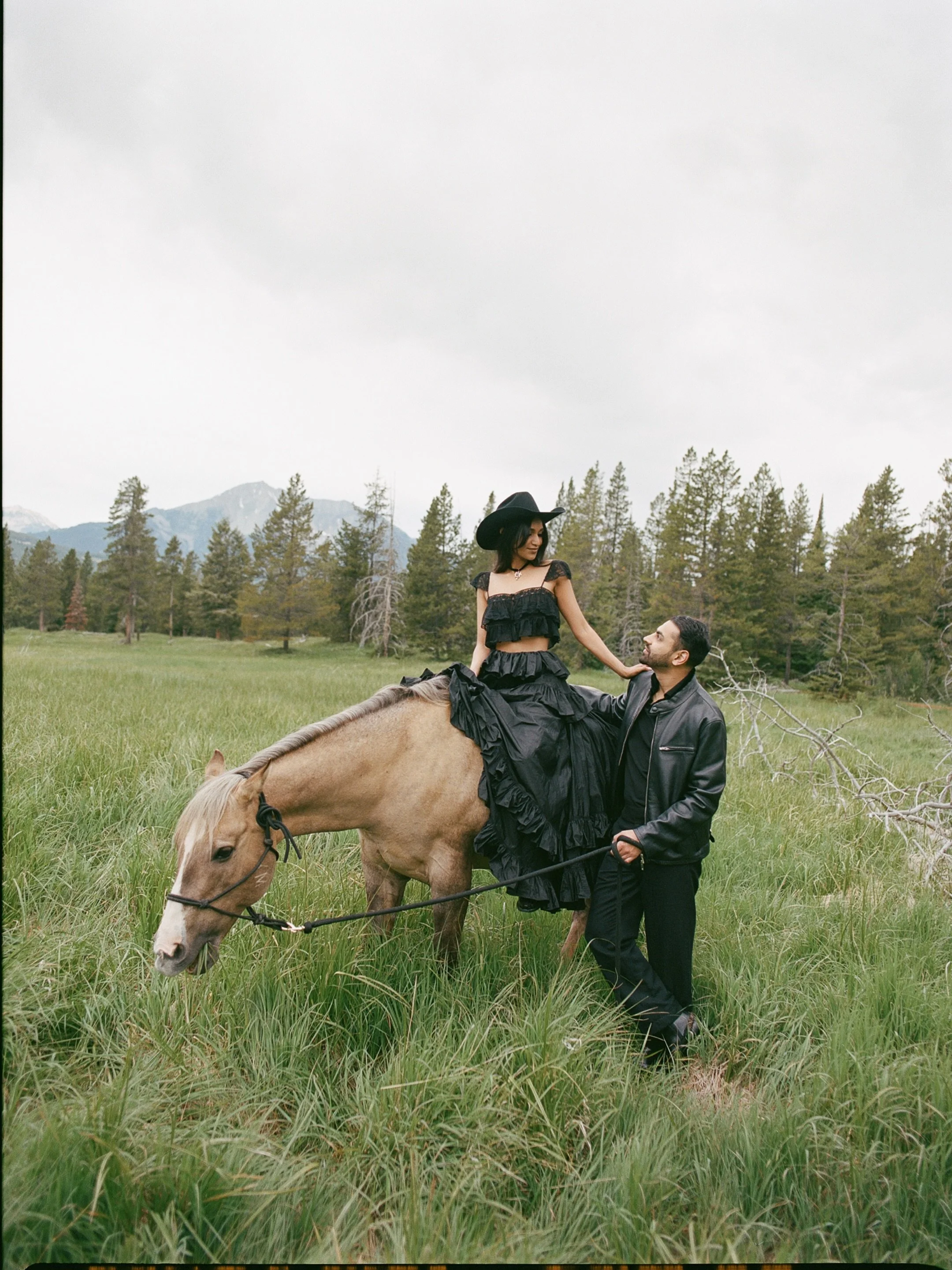 A weekend in Montana celebrating Poonam &amp; Devin <3

In the days leading up to the wedding, Poonam and I found ourselves making a few last minute transactions with the Etsy weather gods. What was supposed to be an entirely rain soaked weekend s