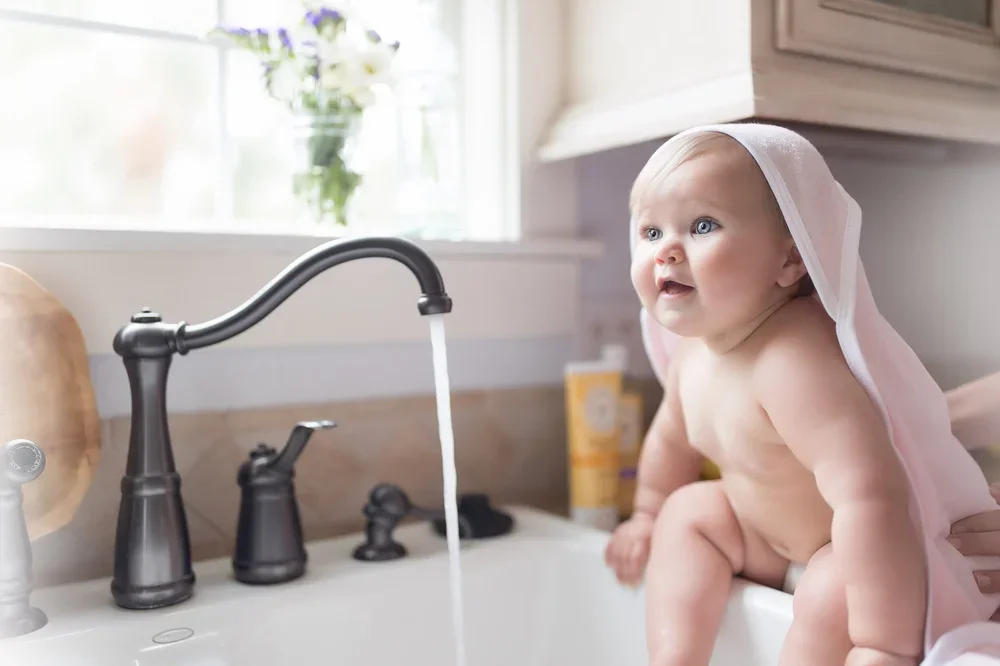 170301_BEE_ESSENTIALS_001896_A.jpg.webp