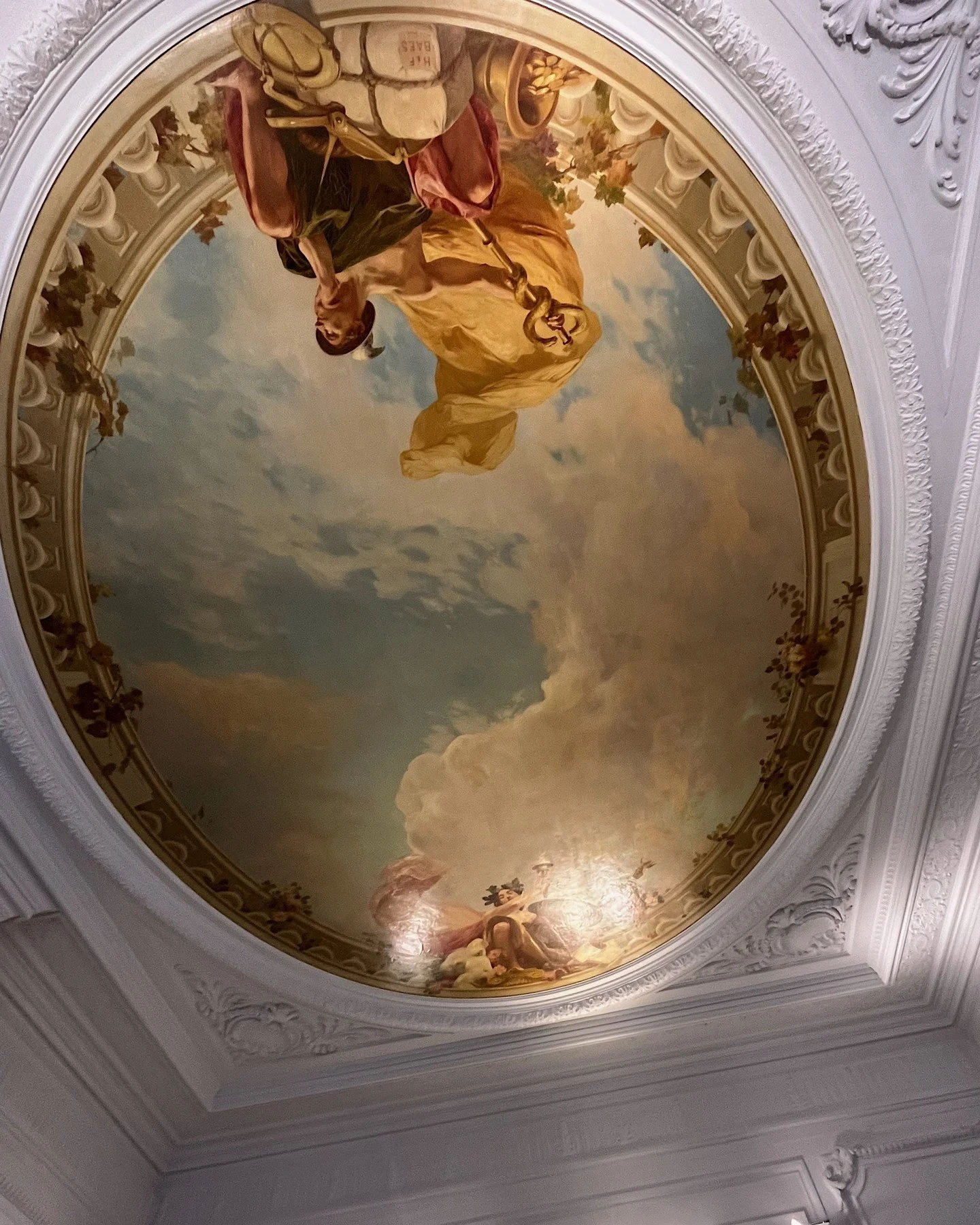 TEFAF gallery visits part 1

@axelvervoordt⁠
@niesorientalart⁠
@gallerysofievandevelde⁠
@marcheiremans⁠
@dries_criel⁠
@dewitfinetapestries⁠
@vanherckeykelberg⁠

@tefaf