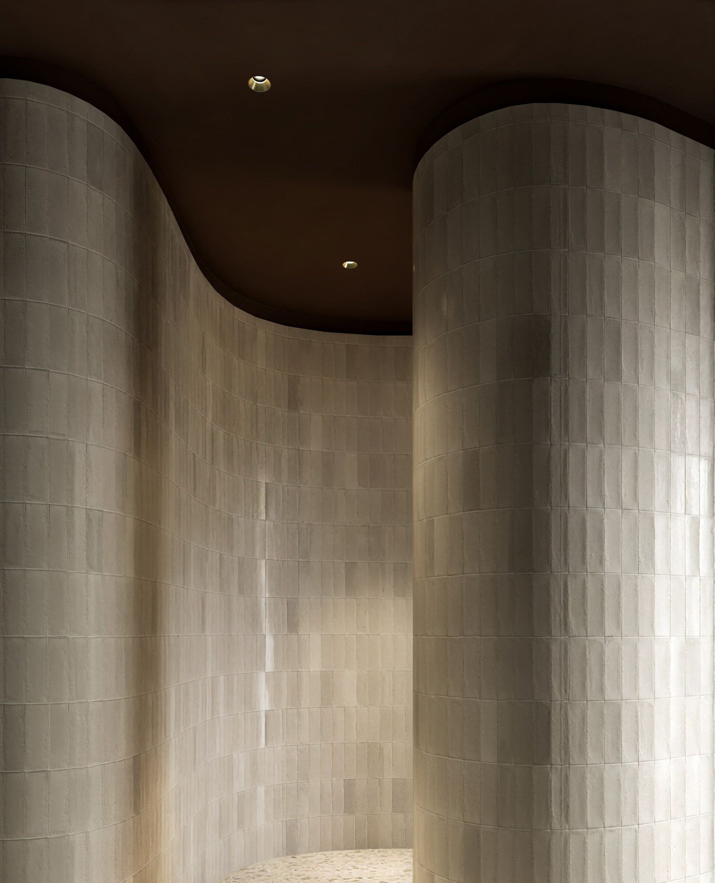 @kreon_lighting introduces a new generation of project downlights that combine high performance with clean, minimalist design. Available as Stark 60 and Stark 80, the system delivers exceptional light quality for residential, workplace, hospitality, 