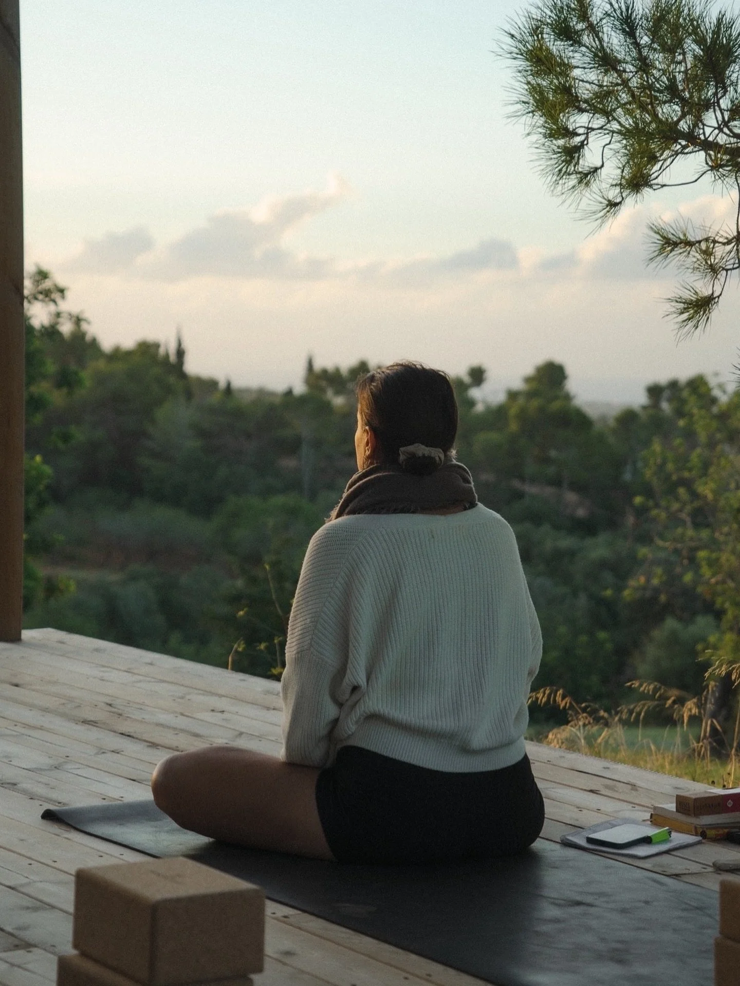 as I sit and reflect on this past year in Mallorca I am struck not by how much it challenged me but by how much it gifted me.
⠀⠀⠀⠀⠀⠀⠀⠀⠀
spring, summer, and autumn all entangled into one eight month season of growth, marked by the discomfort of being 