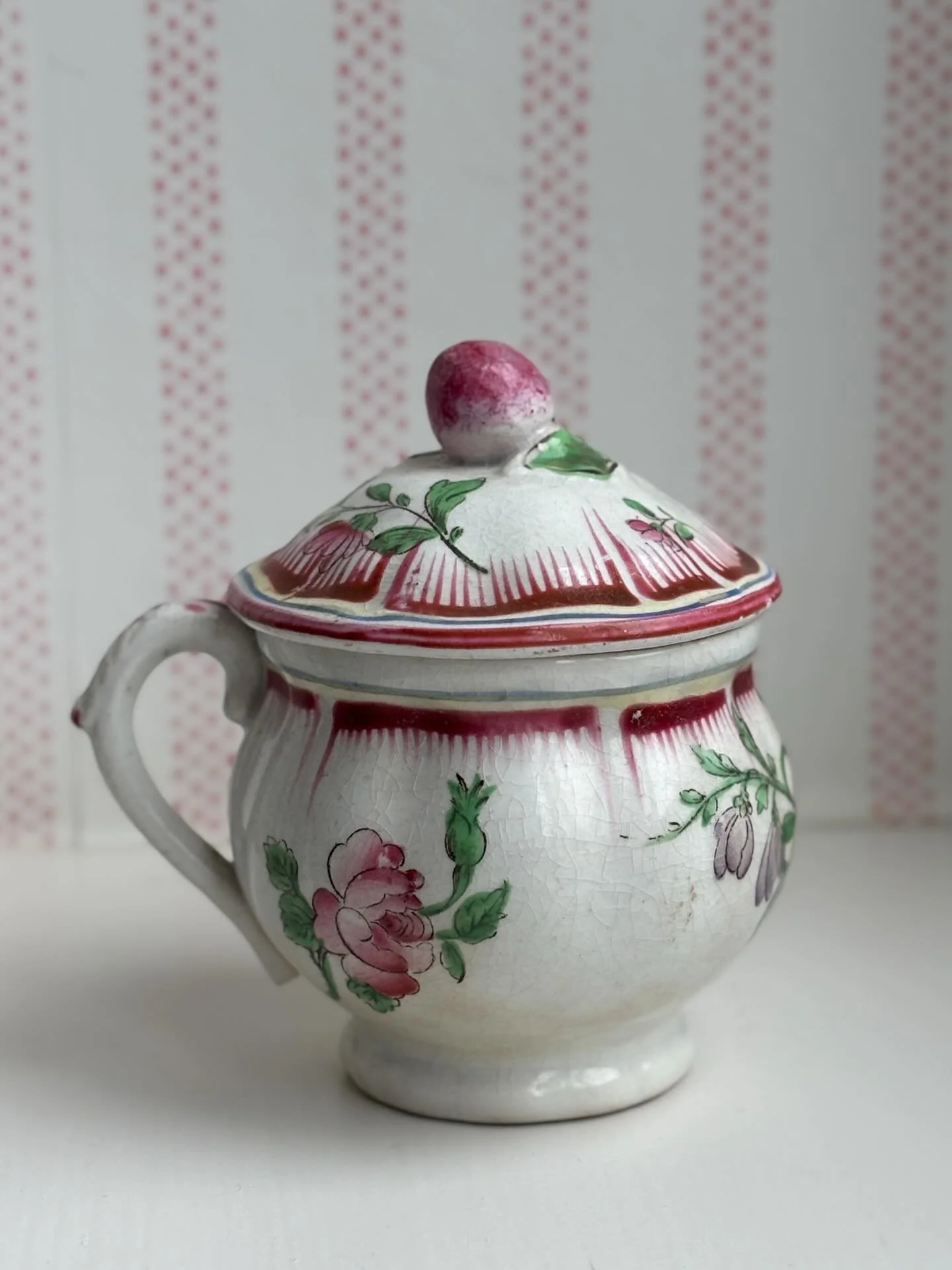 SOLD 🌟 The prettiest little antique Lun&eacute;ville faience &lsquo;pot de cr&egrave;me&rsquo; lidded custard pot.

It is a wonderfully dainty piece of pottery decorated with hand painted floral sprigs and a beautiful fruit-shaped knob on the top. I