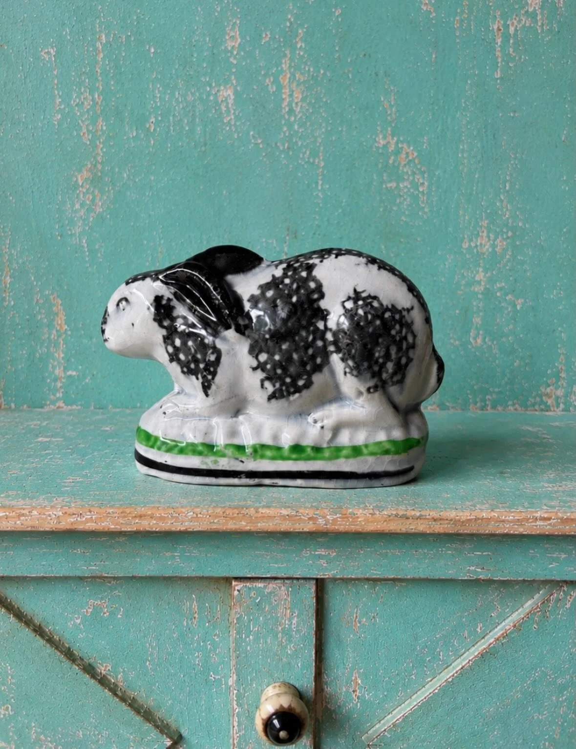 FOR SALE A small 19th century Staffordshire pottery figure of a black and white sponge-decorated rabbit on a moulded grassy base with green band.

It is in lovely condition.

10cm x 7.5cm

&pound;115 plus postage

#staffordshirepotteryrabbit #antique