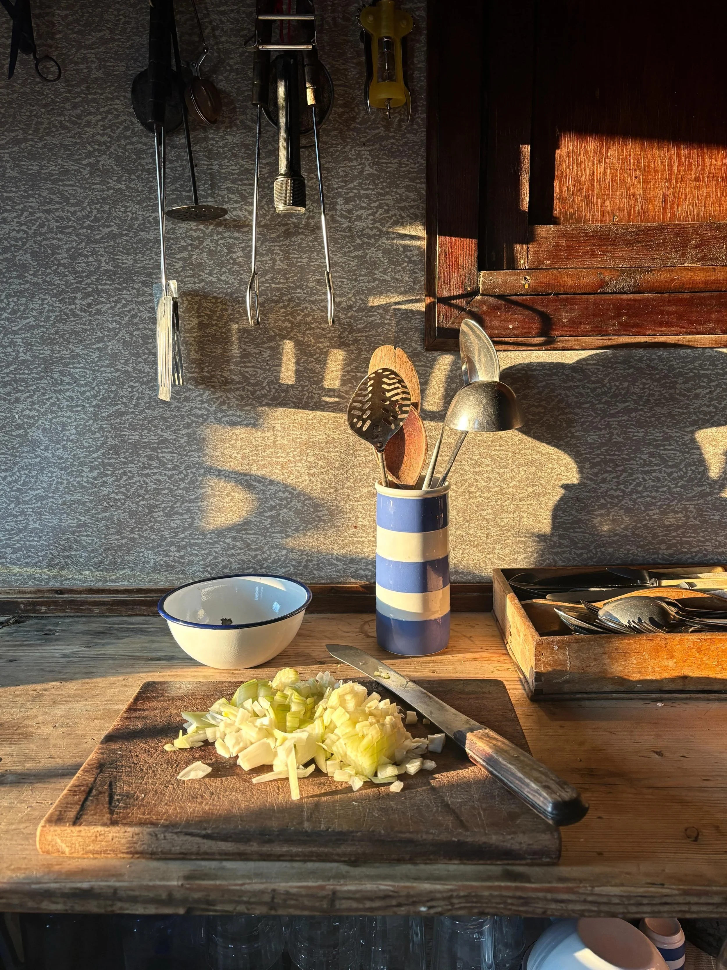 What an evening. 

#goldenhour #littlewelshhut #berwynmountains #peace