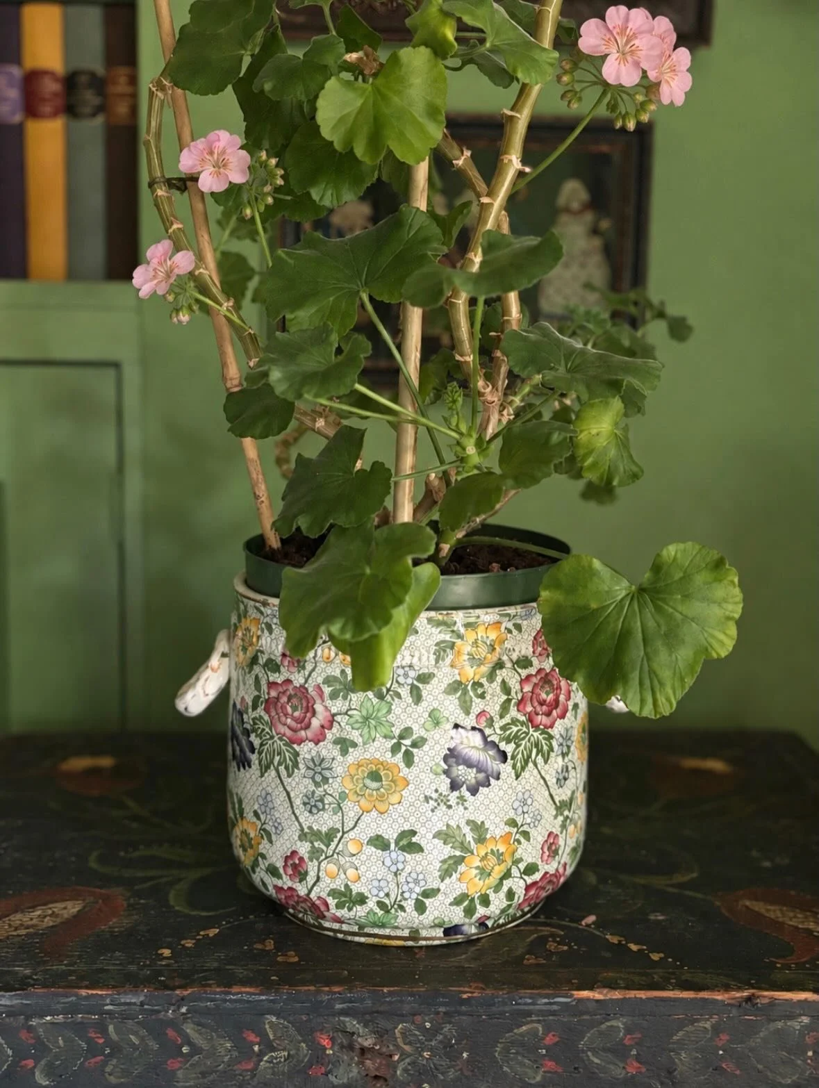 FOR SALE A large antique transfer printed and hand coloured vessel made by Dean&rsquo;s, Burslem Staffordshire circa 1910. It could possibly have been intended as a slop bucket but makes a splendid and perfectly proportioned planter. 

The pattern is