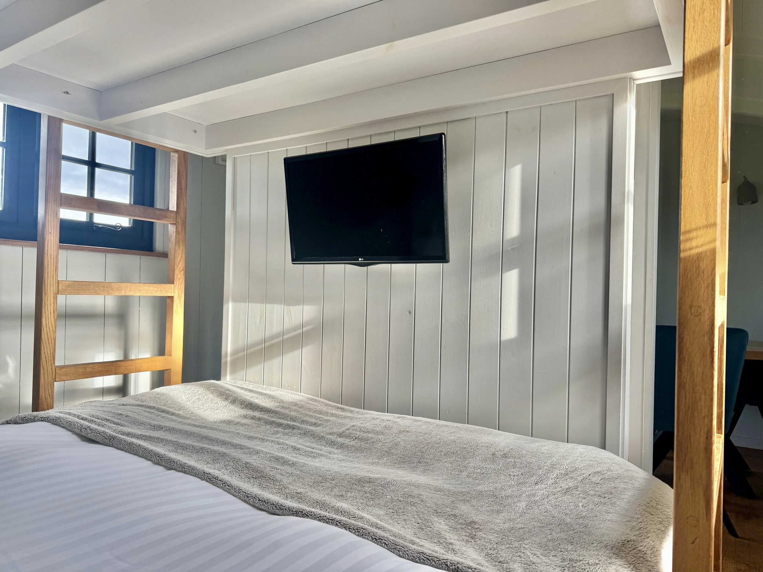 penkenna shepherds hut bedroom69.jpg