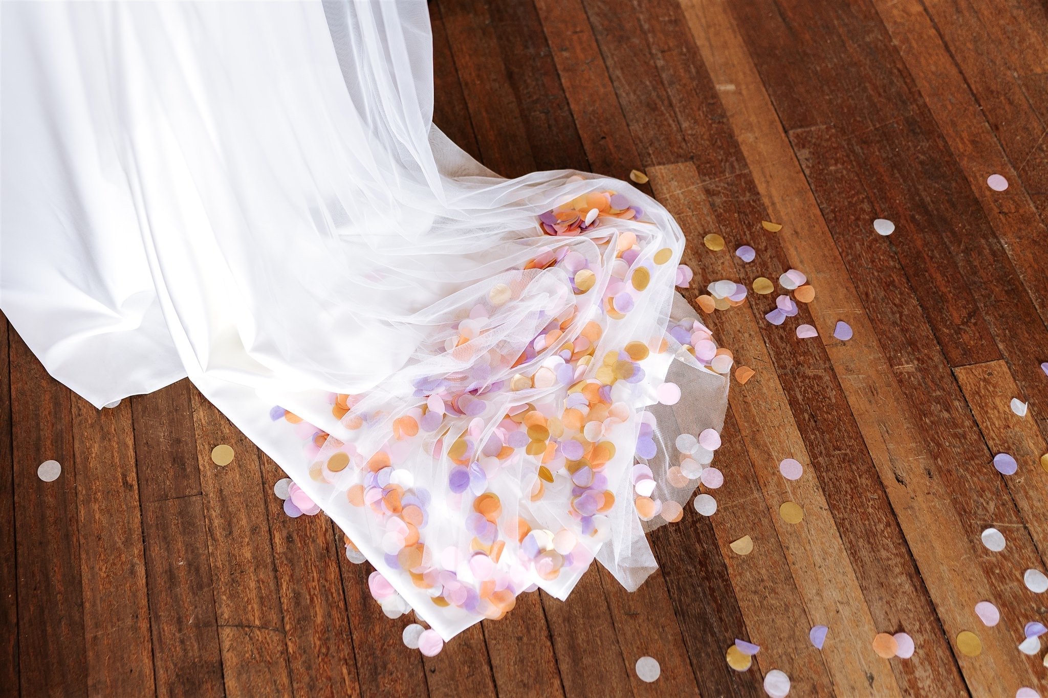 Epic Paper Confetti - Lou Rob Photo