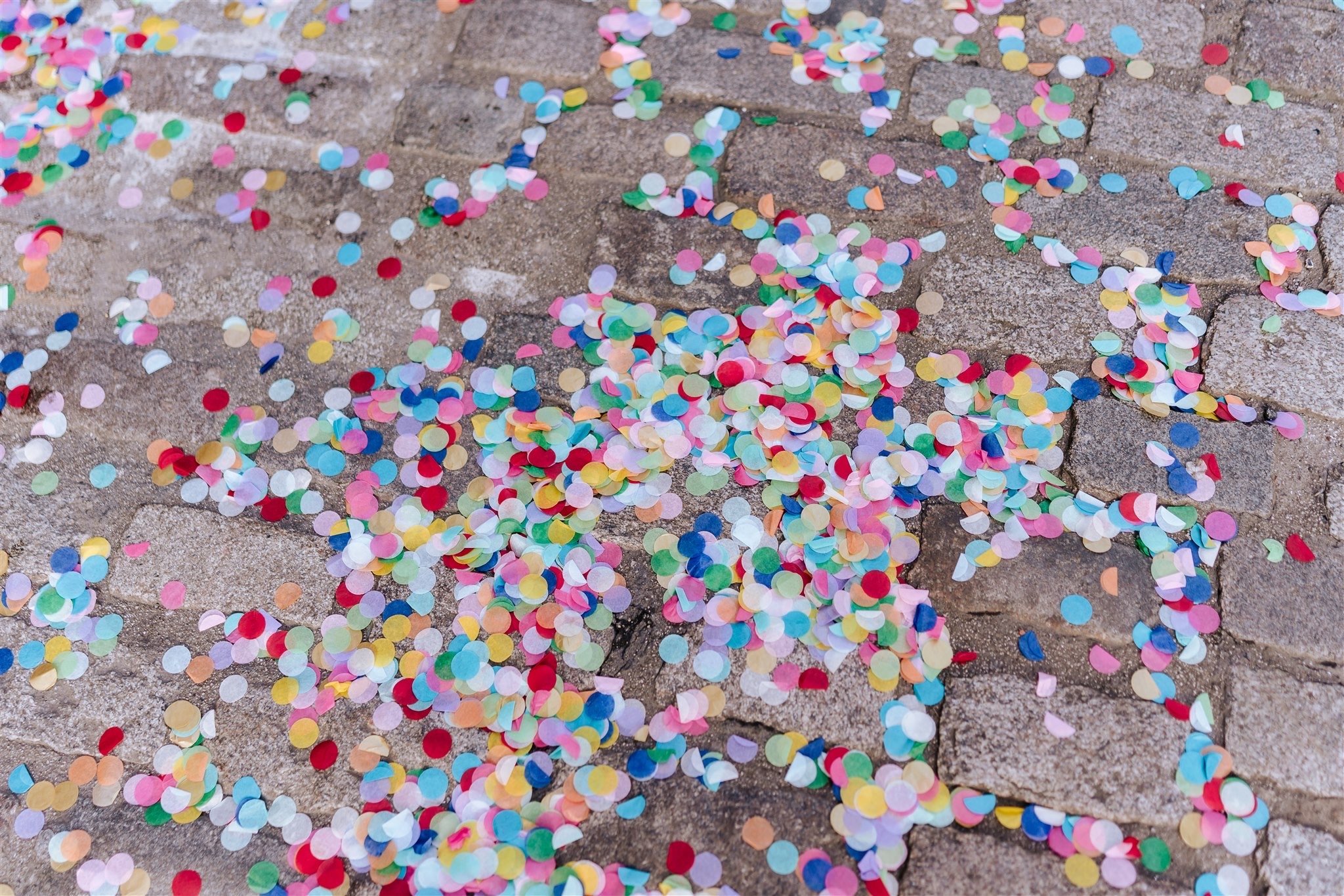 Epic Paper Confetti - Lou Rob Photo