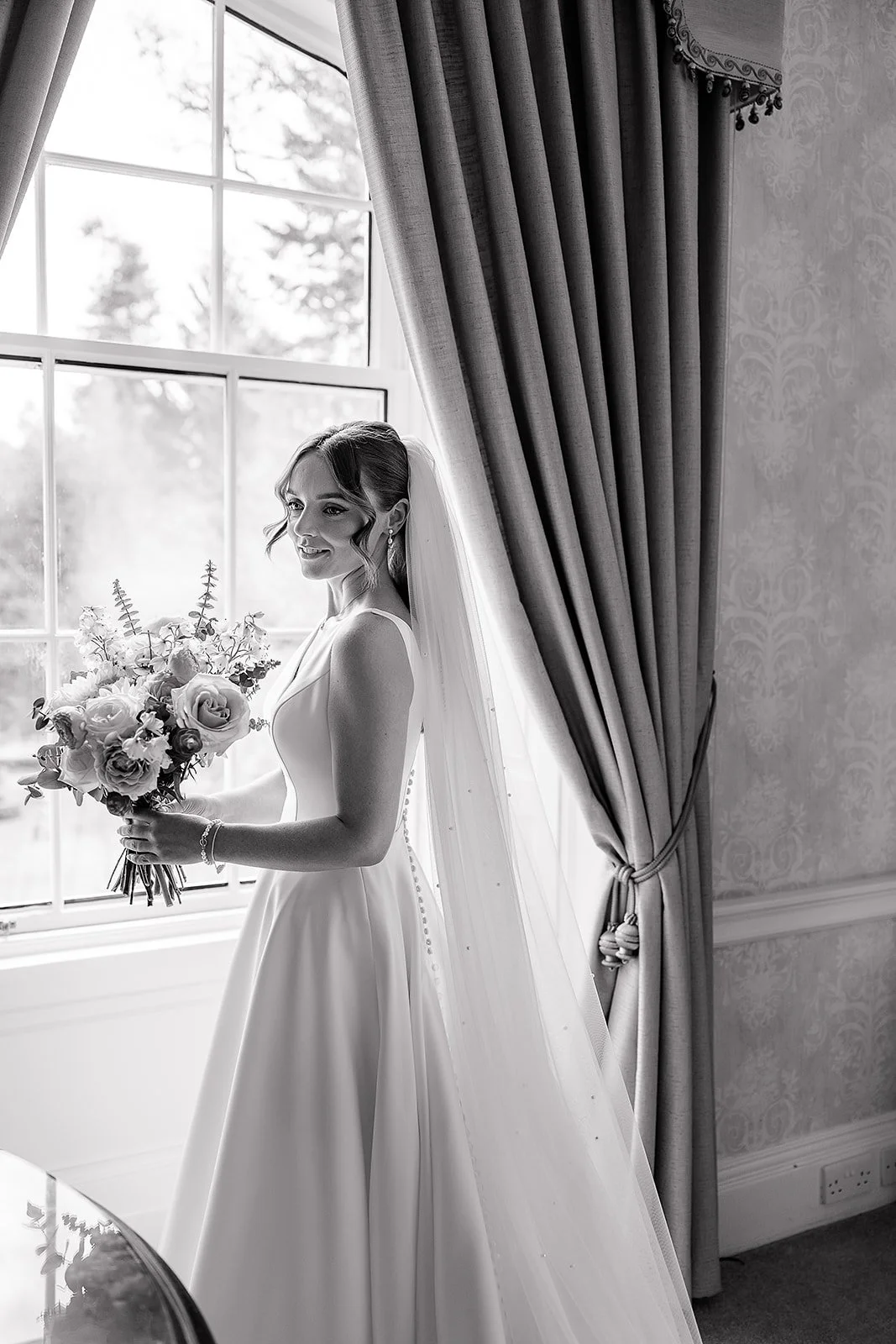 042025Hannah + Ross - Drumtochty Castle - LRP00559.jpg