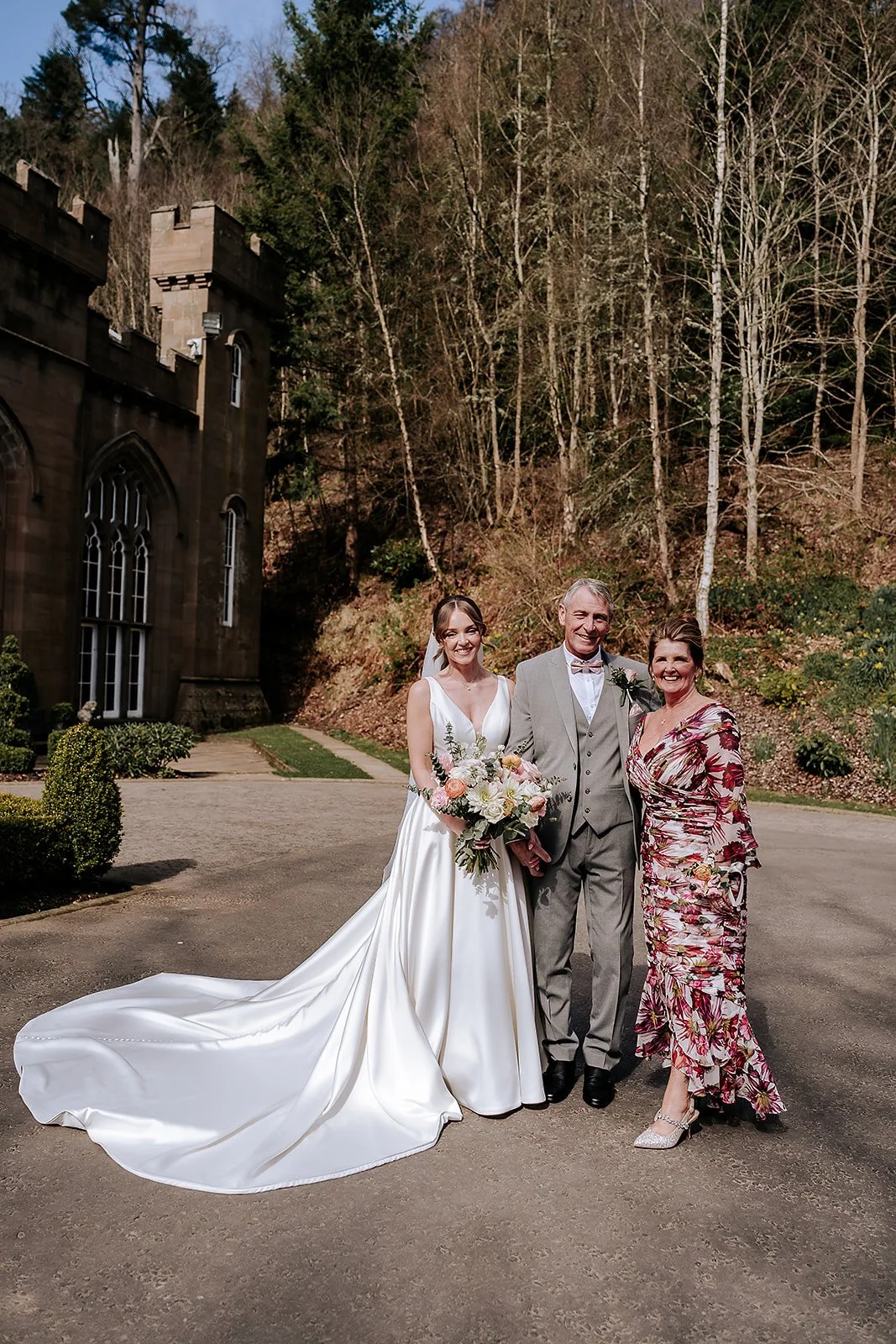 042025Hannah + Ross - Drumtochty Castle - LRP00686.jpg