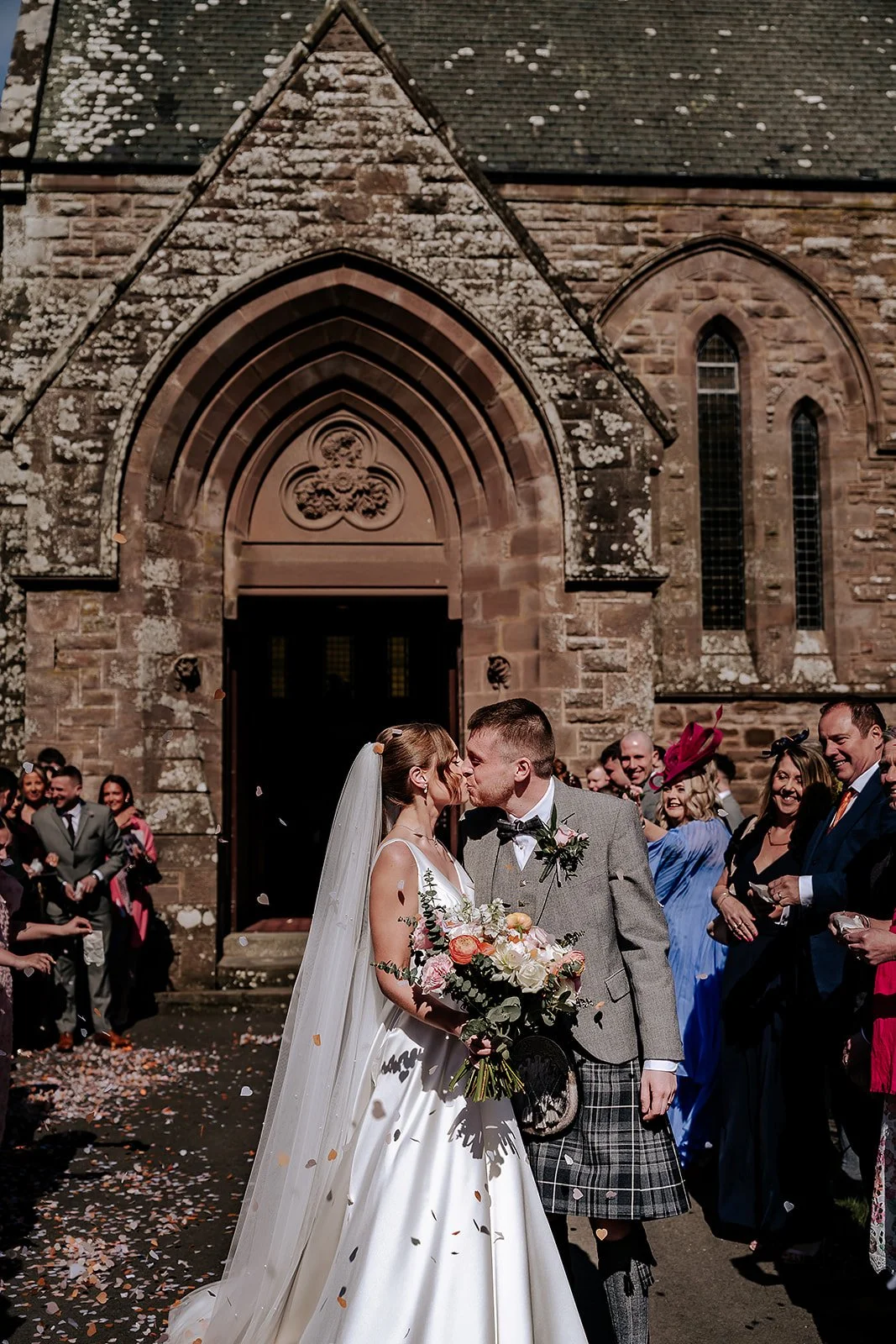 042025Hannah + Ross - Drumtochty Castle - LRP01236.jpg