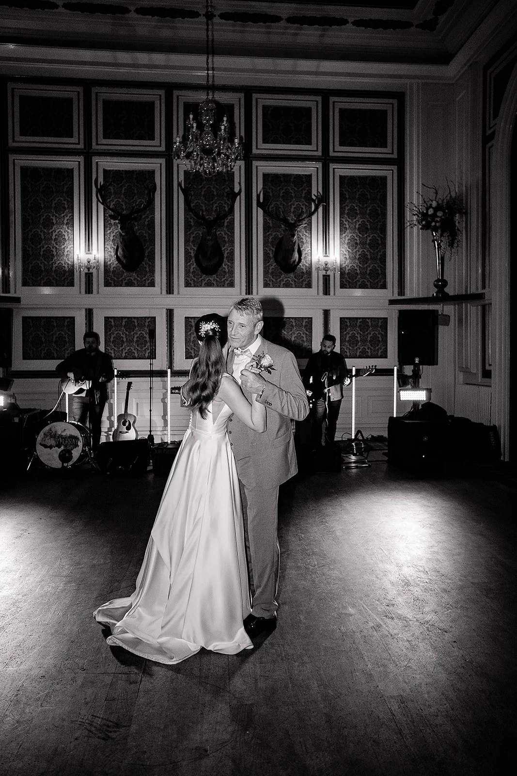 042025Hannah + Ross - Drumtochty Castle - LRP03885.jpg