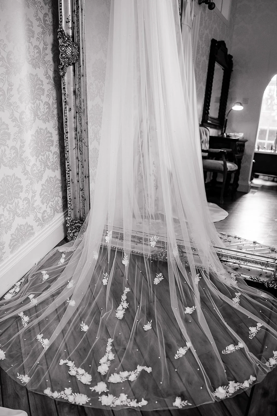 042025Hannah + Ross - Drumtochty Castle - LRP09753.jpg