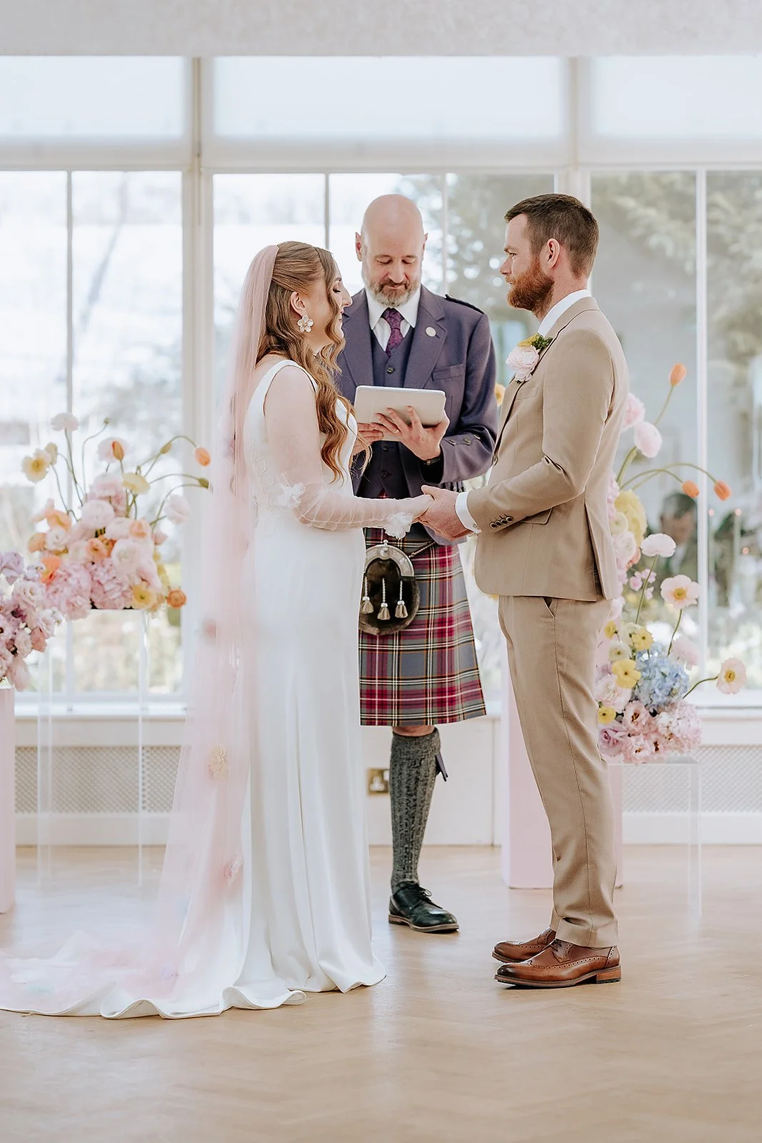 Emma + Rory - Carlowrie Castle - PREVIEWS-37.jpg