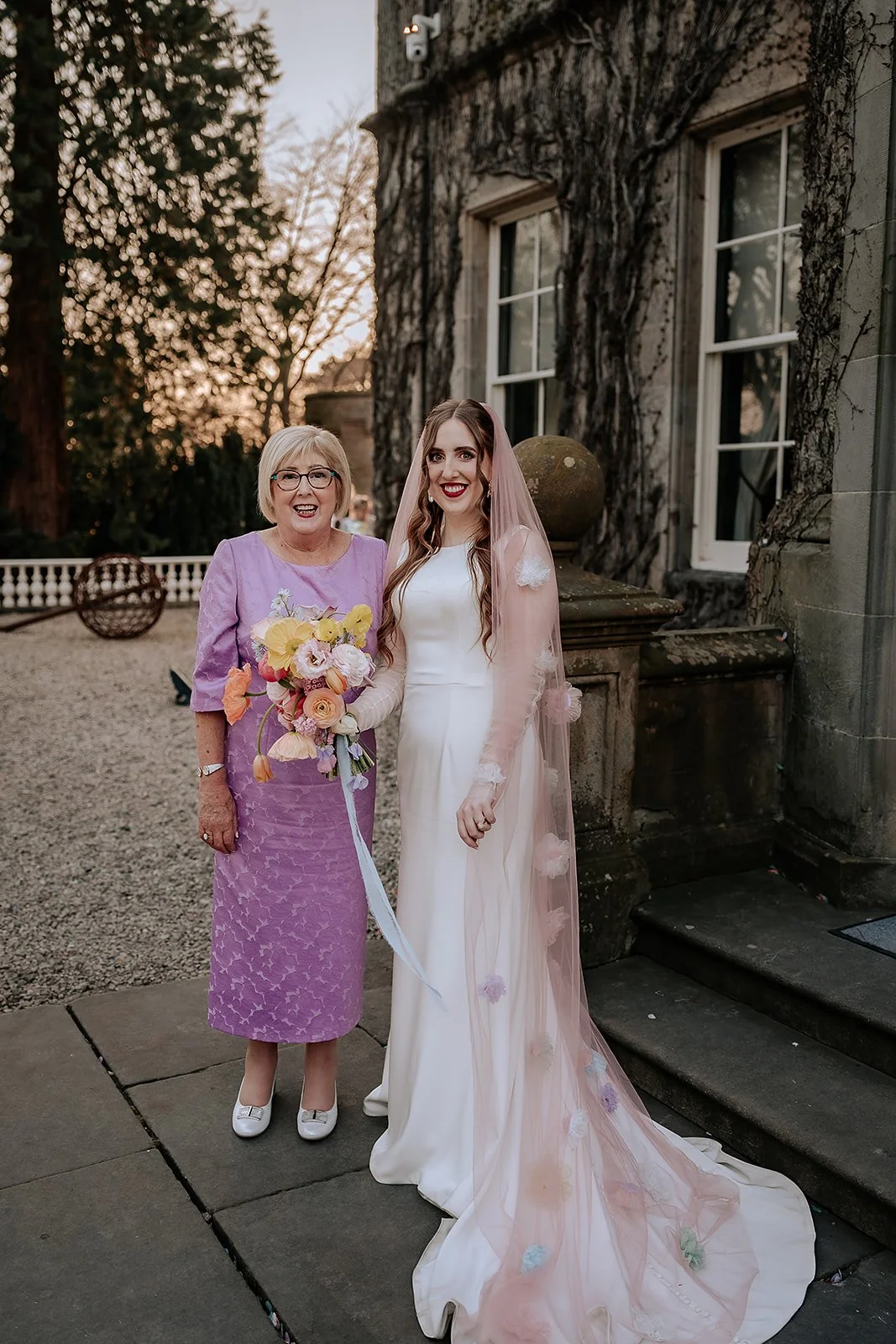 Emma + Rory - Carlowrie Castle - PREVIEWS-125.jpg
