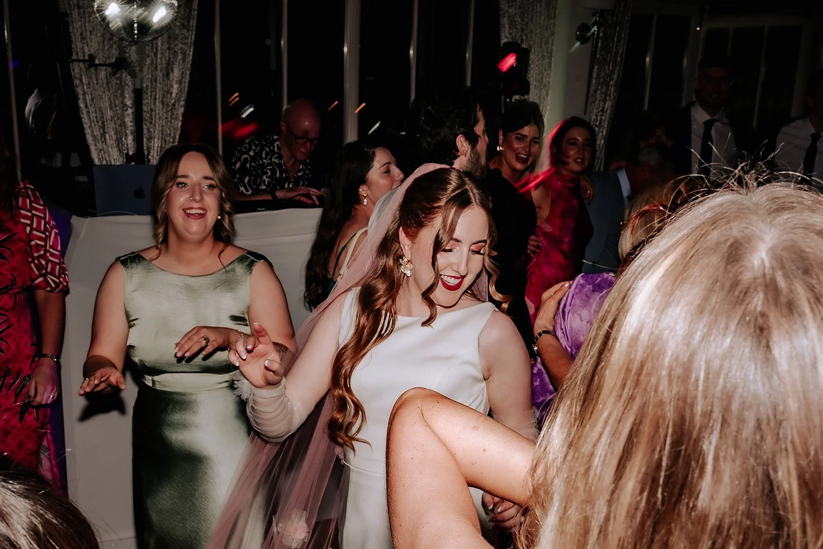 Emma + Rory - Carlowrie Castle - PREVIEWS-140.jpg