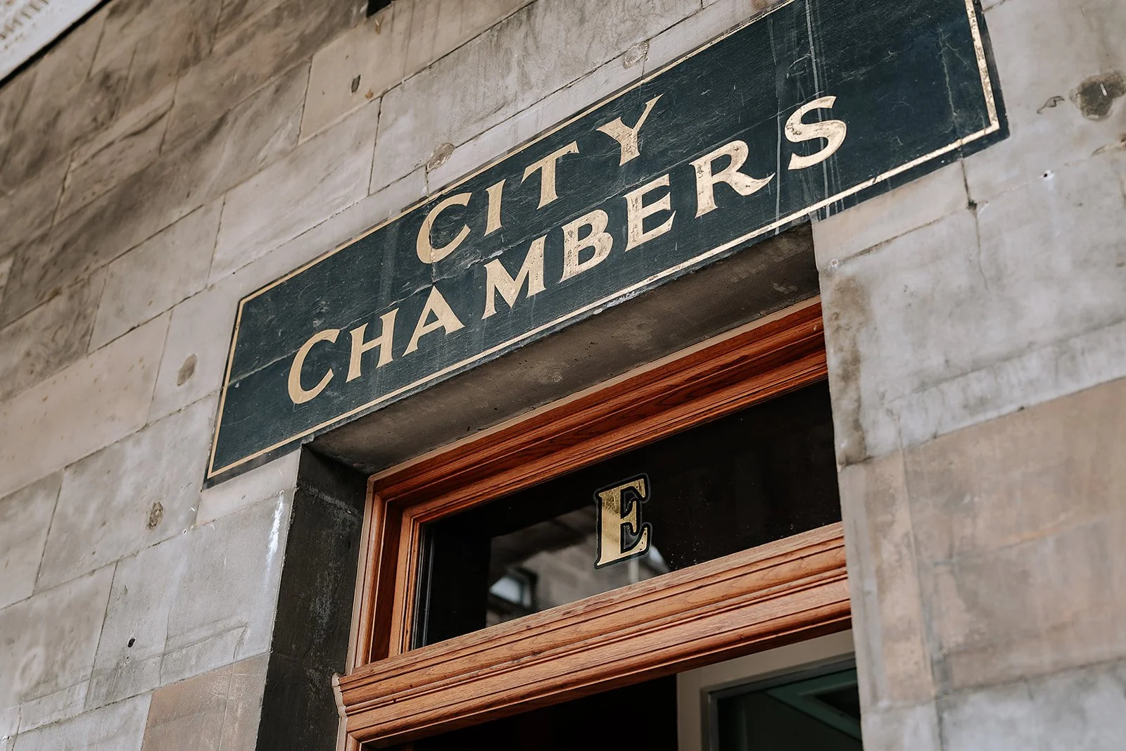 Niamh + Keiran - City Chambers (previews)-1.jpg