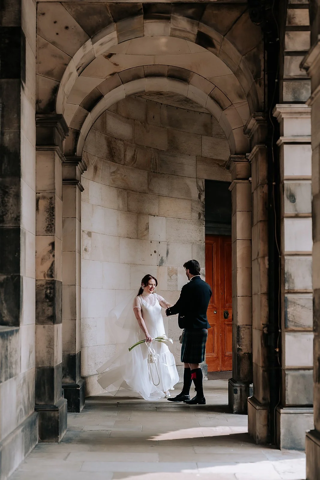 Niamh + Keiran - City Chambers (previews)-27.jpg