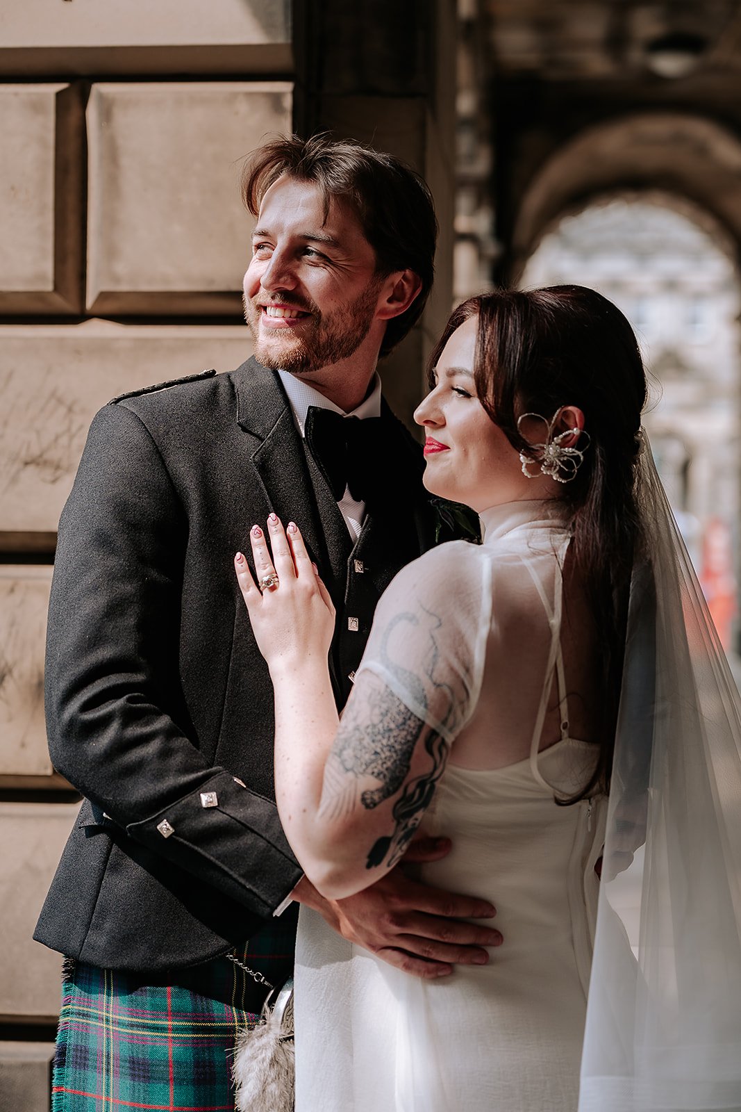Niamh + Keiran - City Chambers (previews)-28.jpg