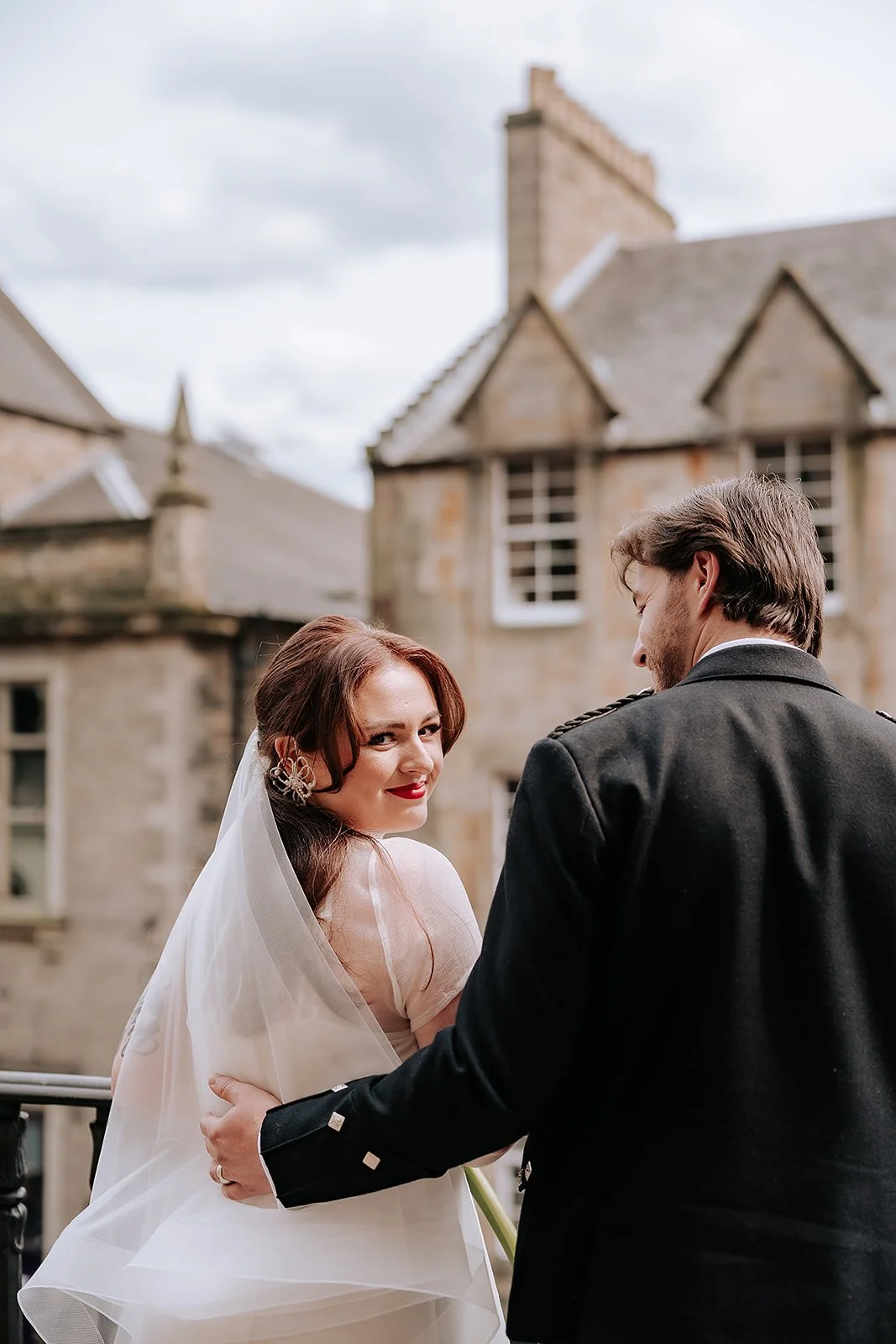 Niamh + Keiran - City Chambers (previews)-38.jpg