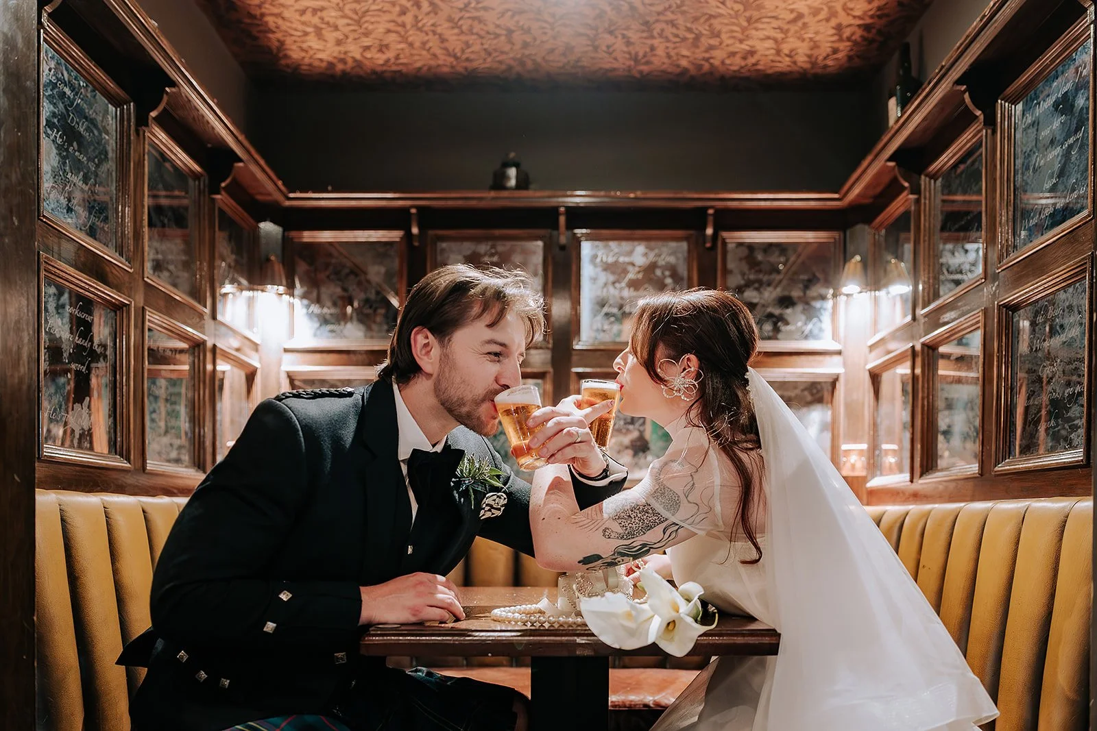 Niamh + Keiran - City Chambers (previews)-48.jpg