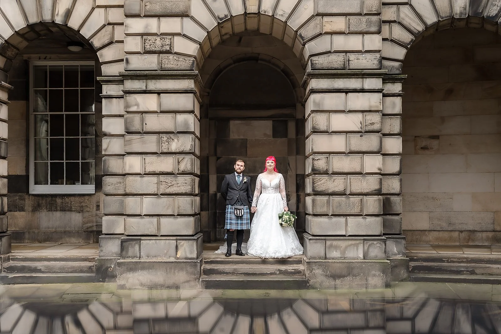 Edinburgh City Chambers wedding by Lou Rob Photo3.jpg