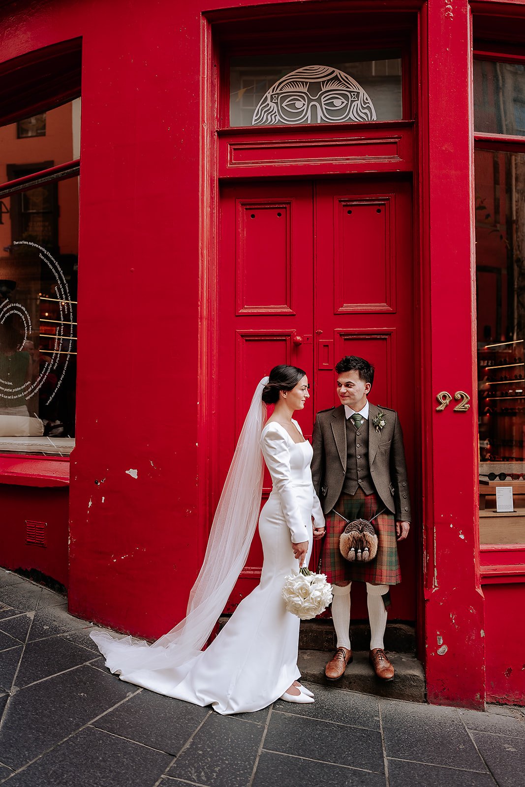 Edinburgh City Chambers wedding by Lou Rob Photo9.jpg