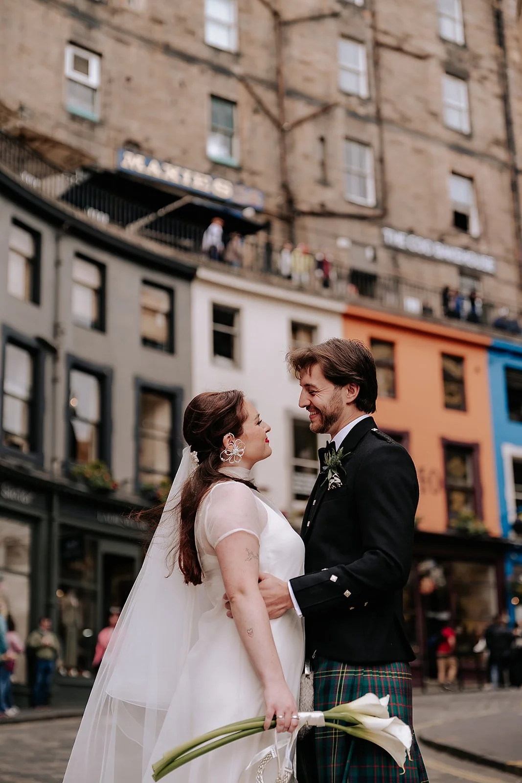 Edinburgh City Chambers wedding by Lou Rob Photo11.jpg