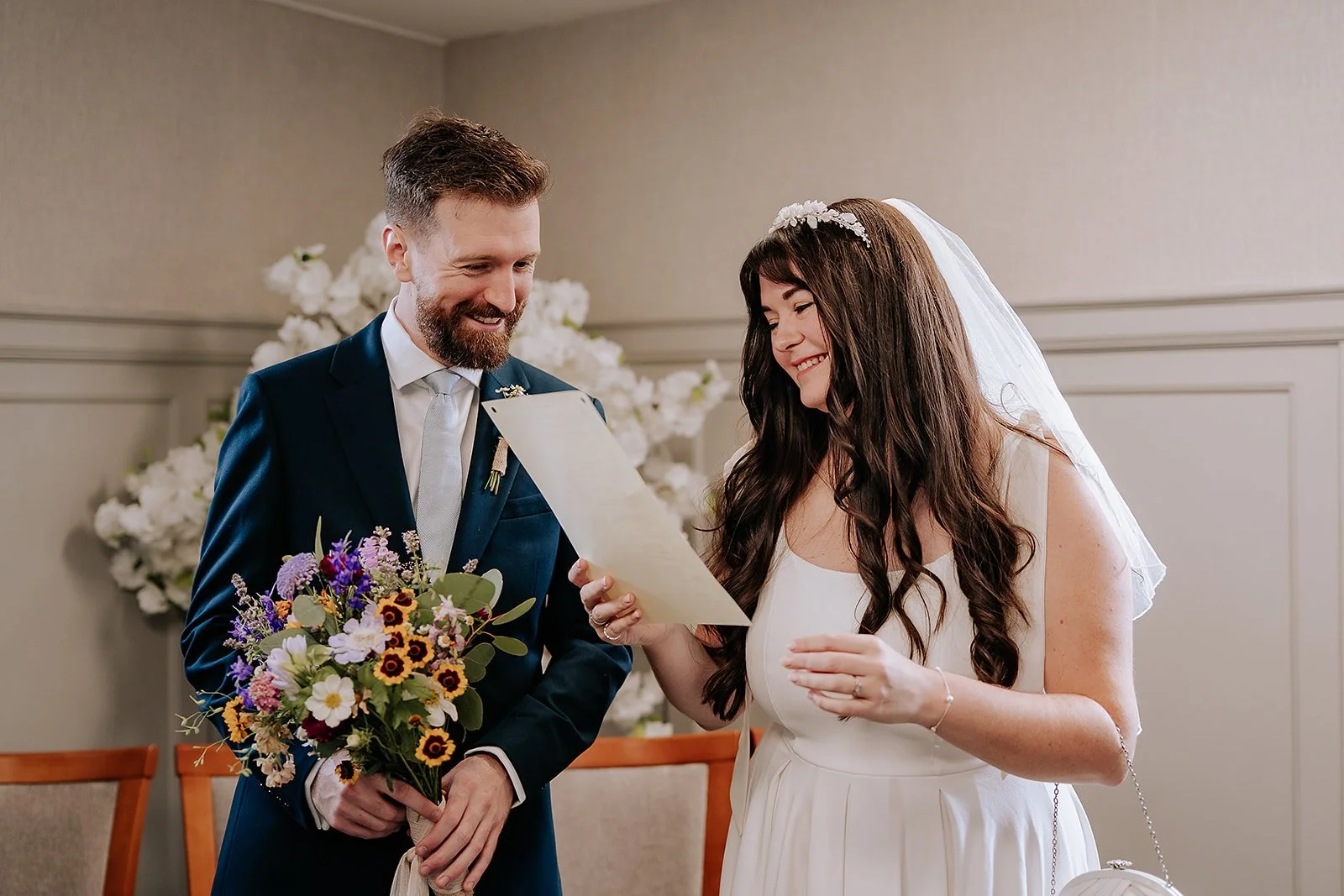wee neuk - Edinburgh City Chambers wedding by Lou Rob Photo
