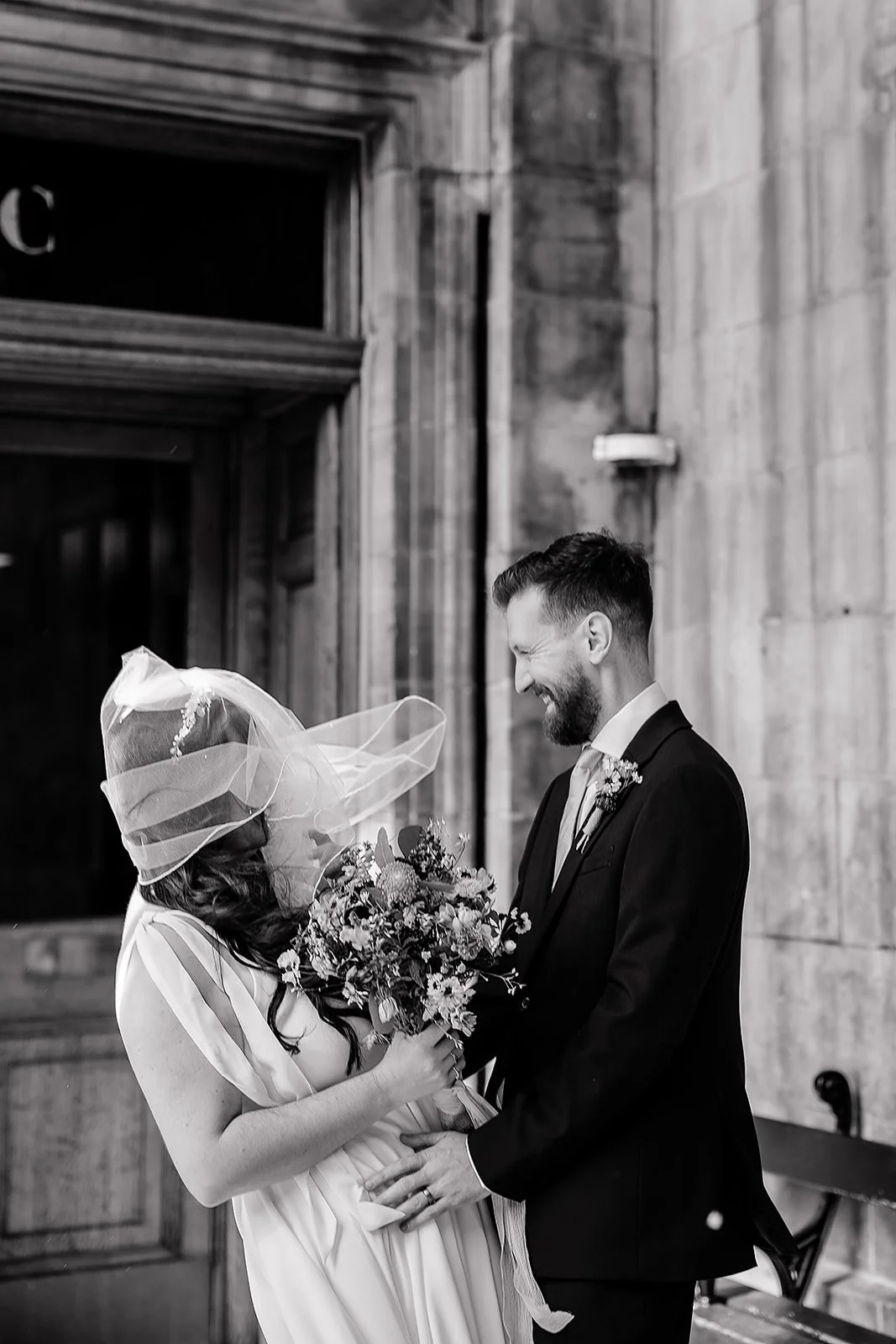 Edinburgh City Chambers wedding by Lou Rob Photo14.jpg
