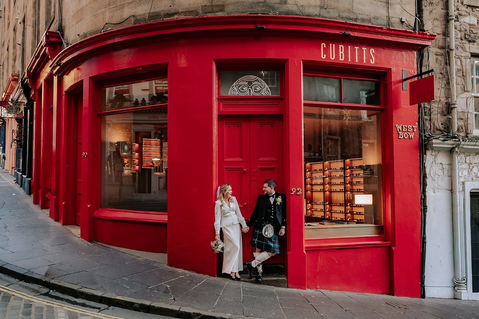 Edinburgh City Chambers wedding by Lou Rob Photo24.jpg
